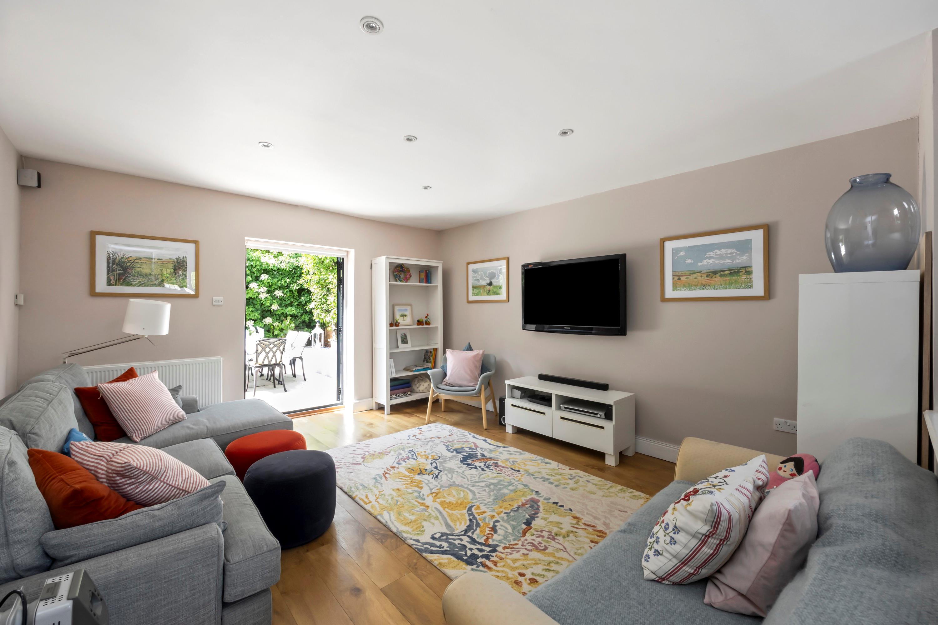 New Road, Esher, Surrey, KT10