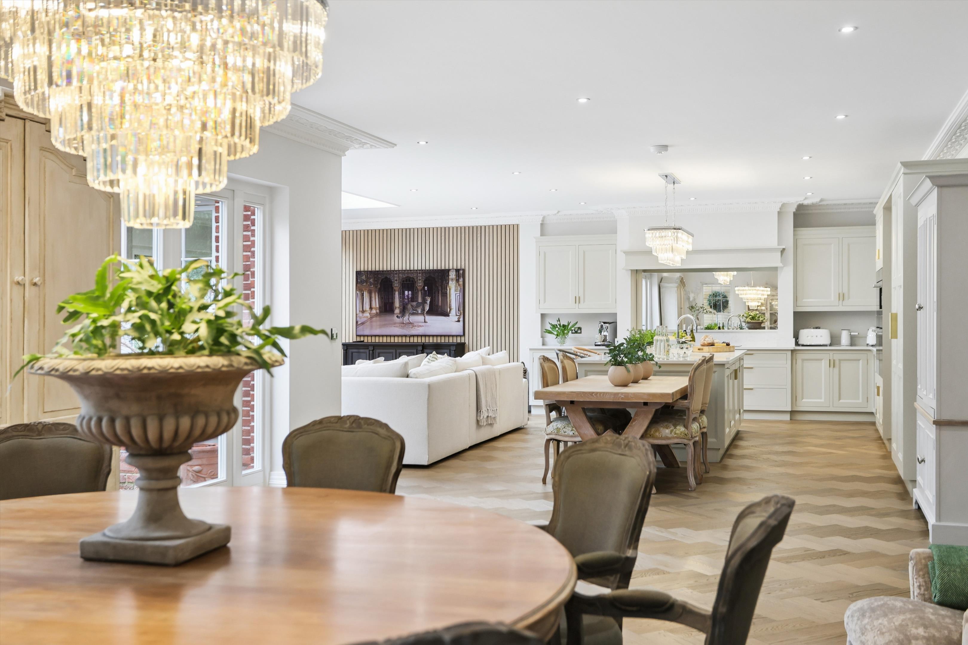 Woodlands Road, West Byfleet, Surrey KT14