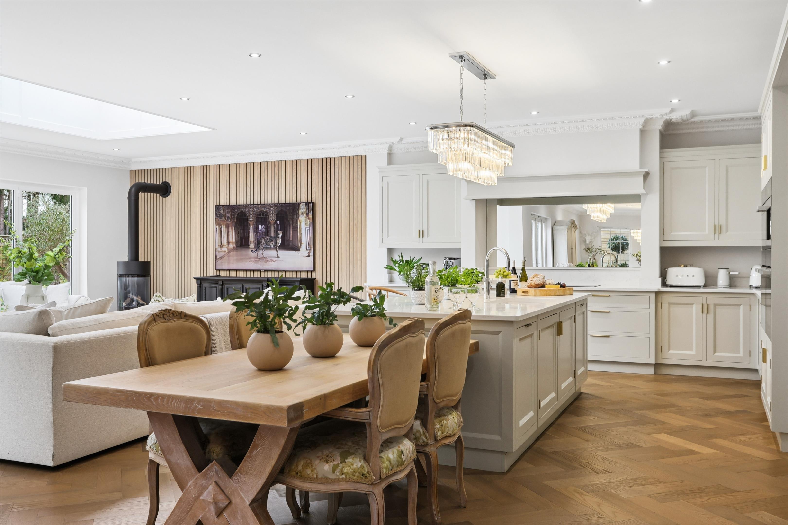 Woodlands Road, West Byfleet, Surrey KT14