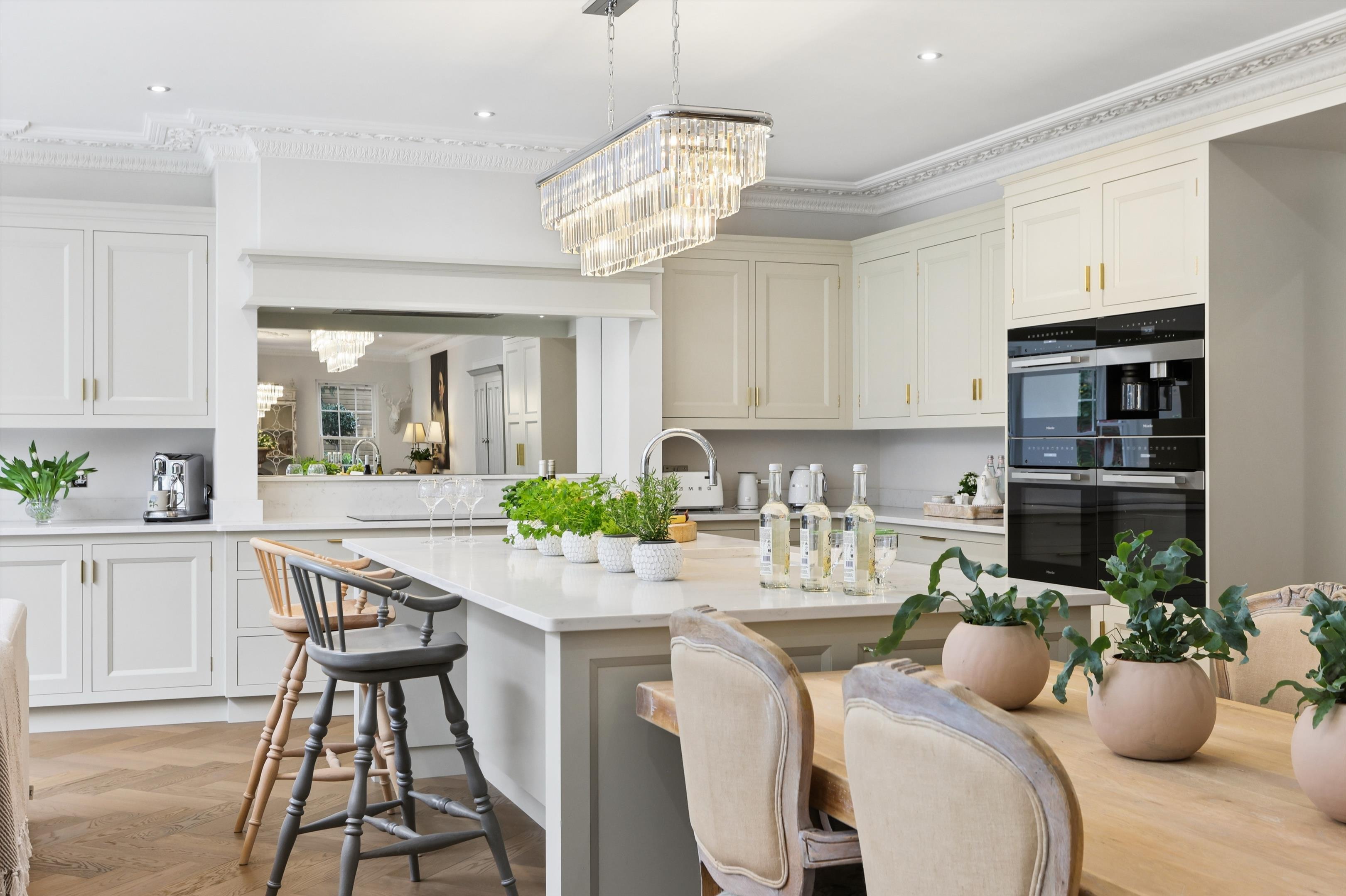 Woodlands Road, West Byfleet, Surrey KT14