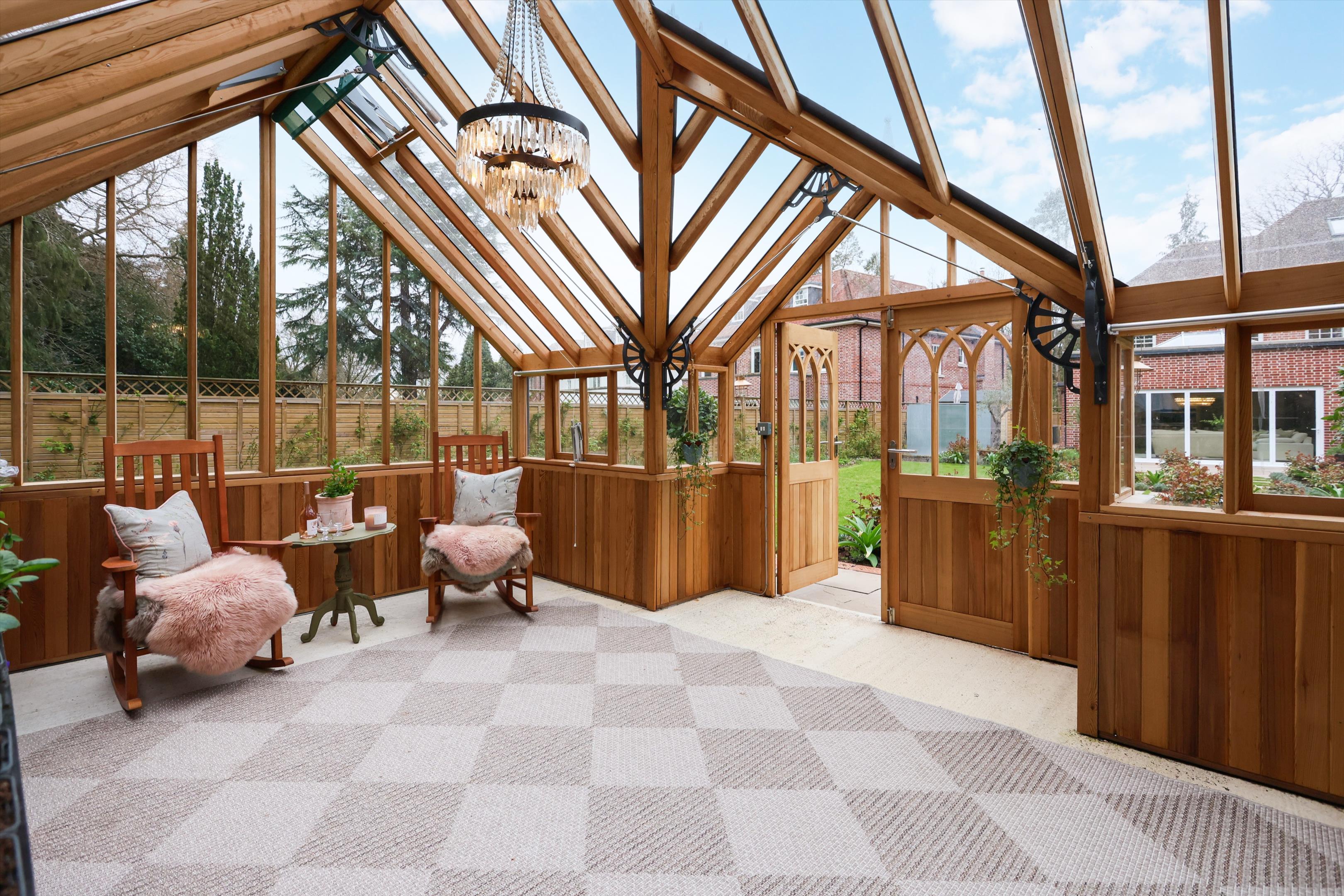 Woodlands Road, West Byfleet, Surrey KT14