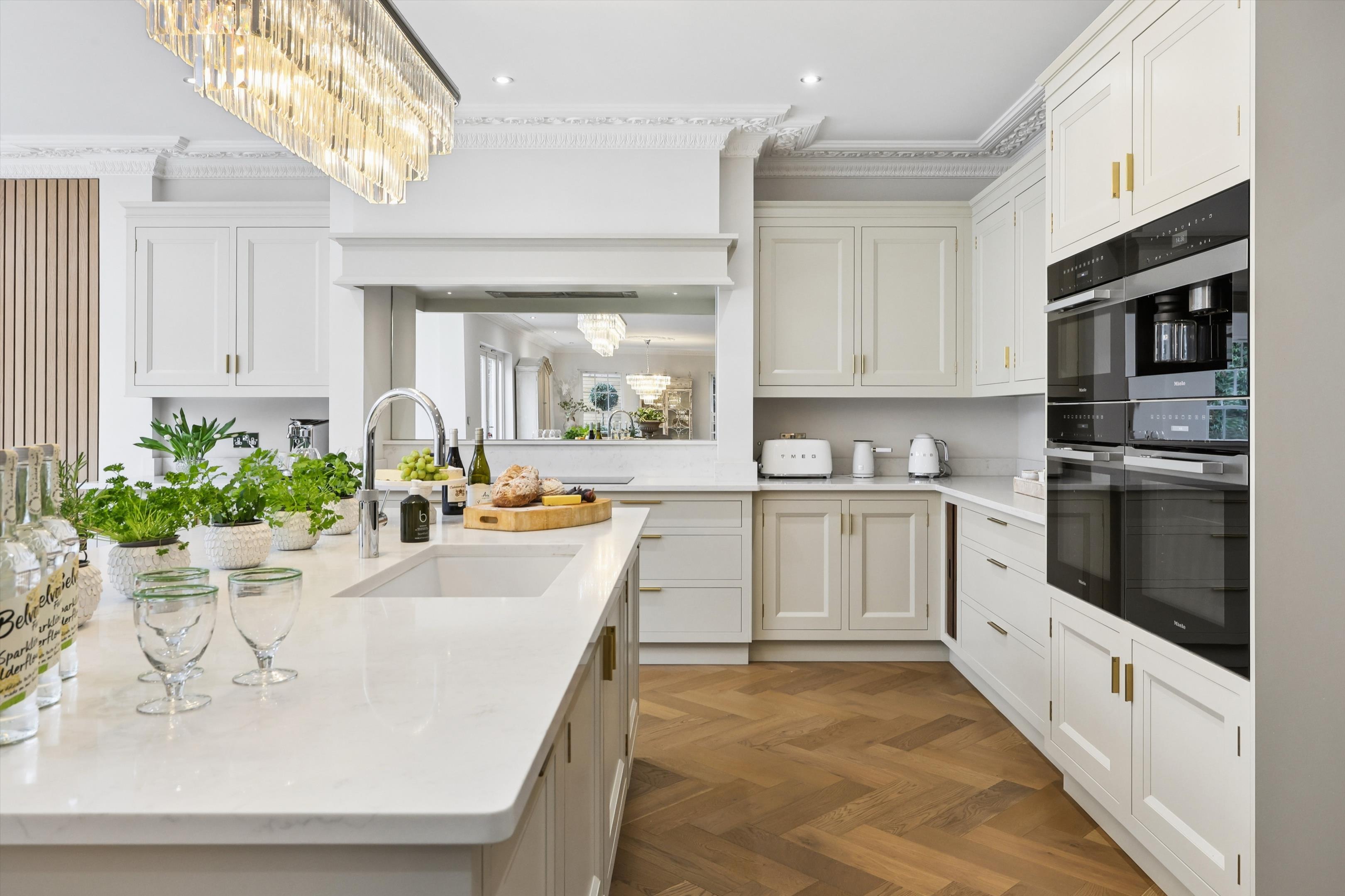 Woodlands Road, West Byfleet, Surrey KT14