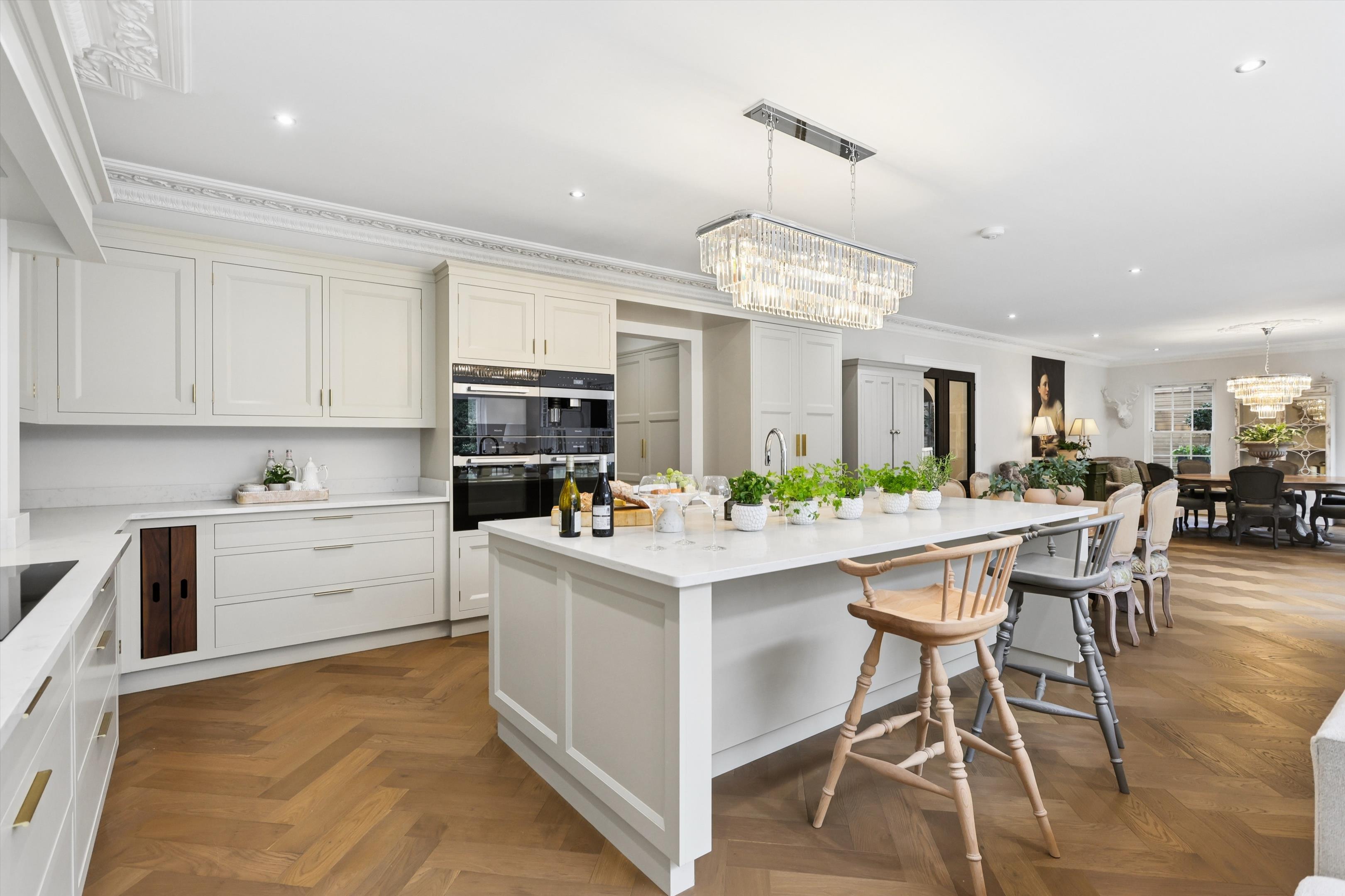Woodlands Road, West Byfleet, Surrey KT14