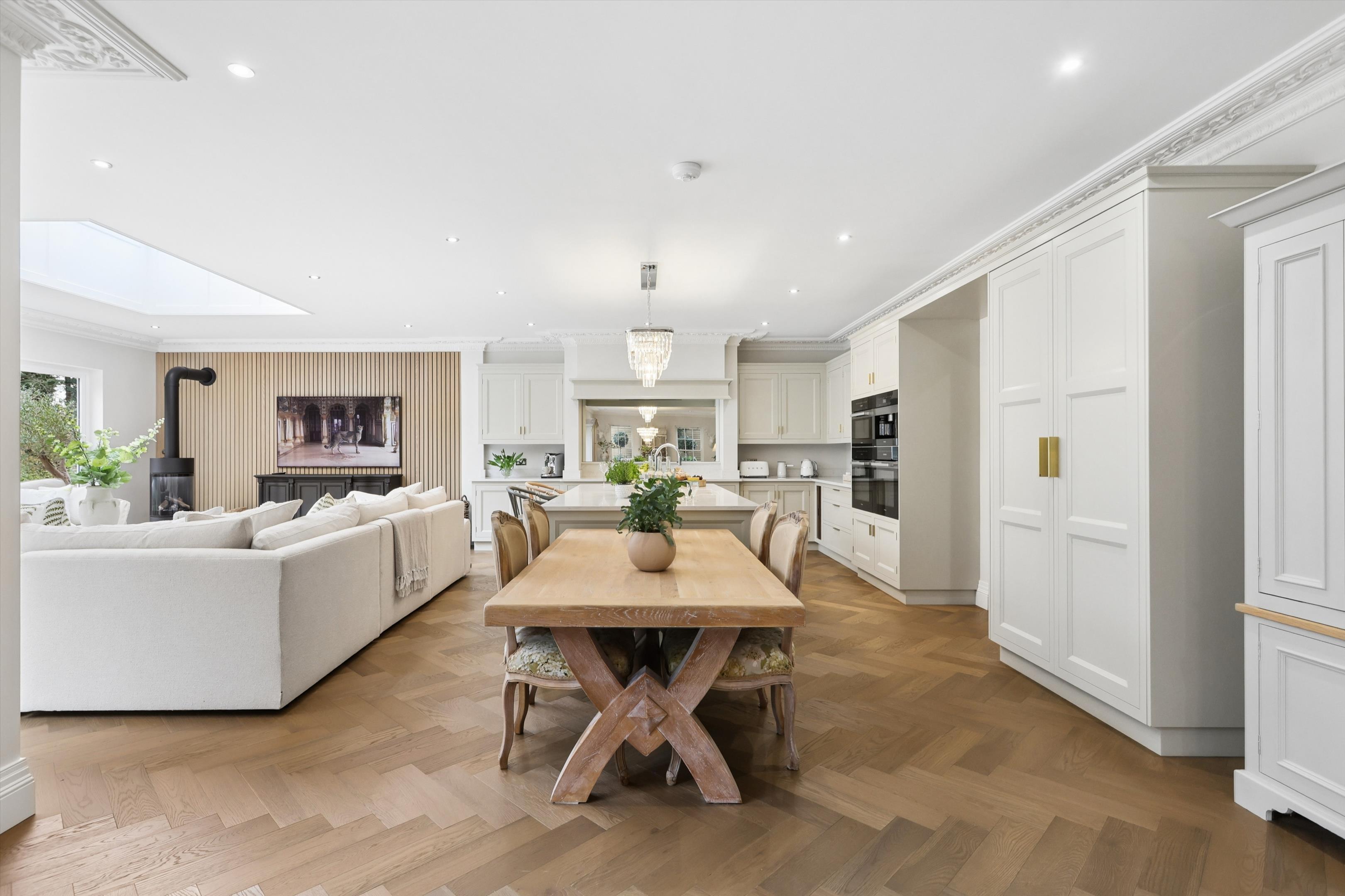 Woodlands Road, West Byfleet, Surrey KT14