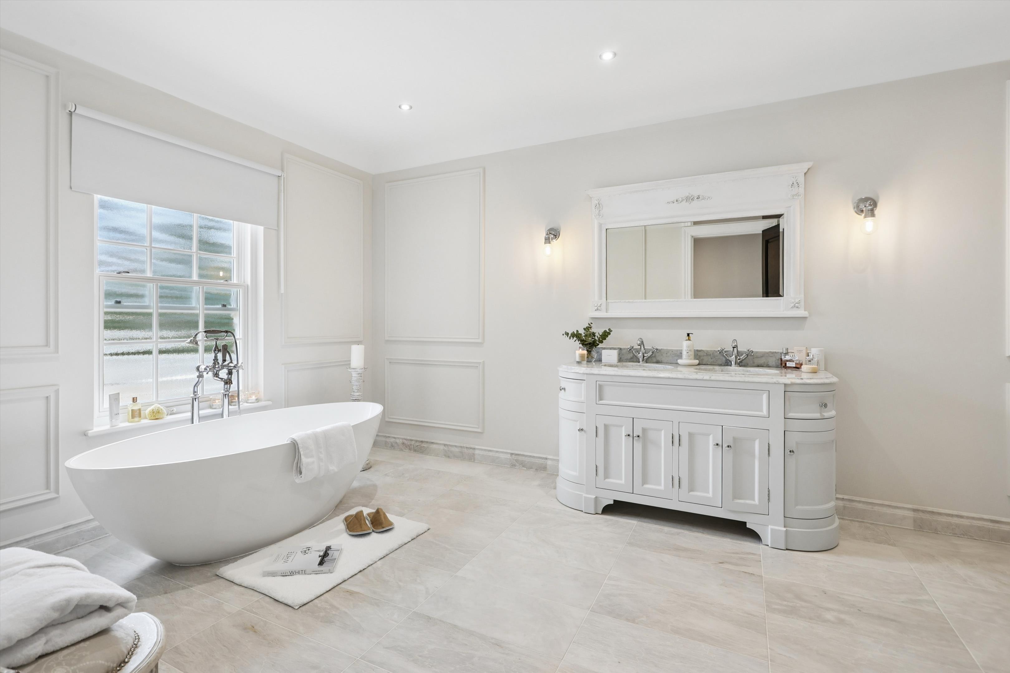 Woodlands Road, West Byfleet, Surrey KT14