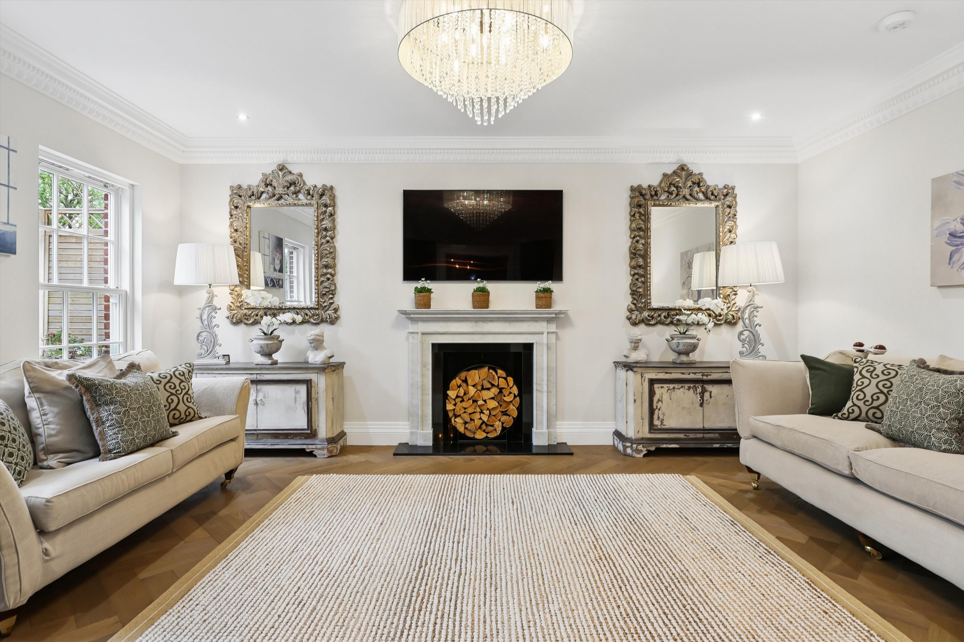 Woodlands Road, West Byfleet, Surrey KT14