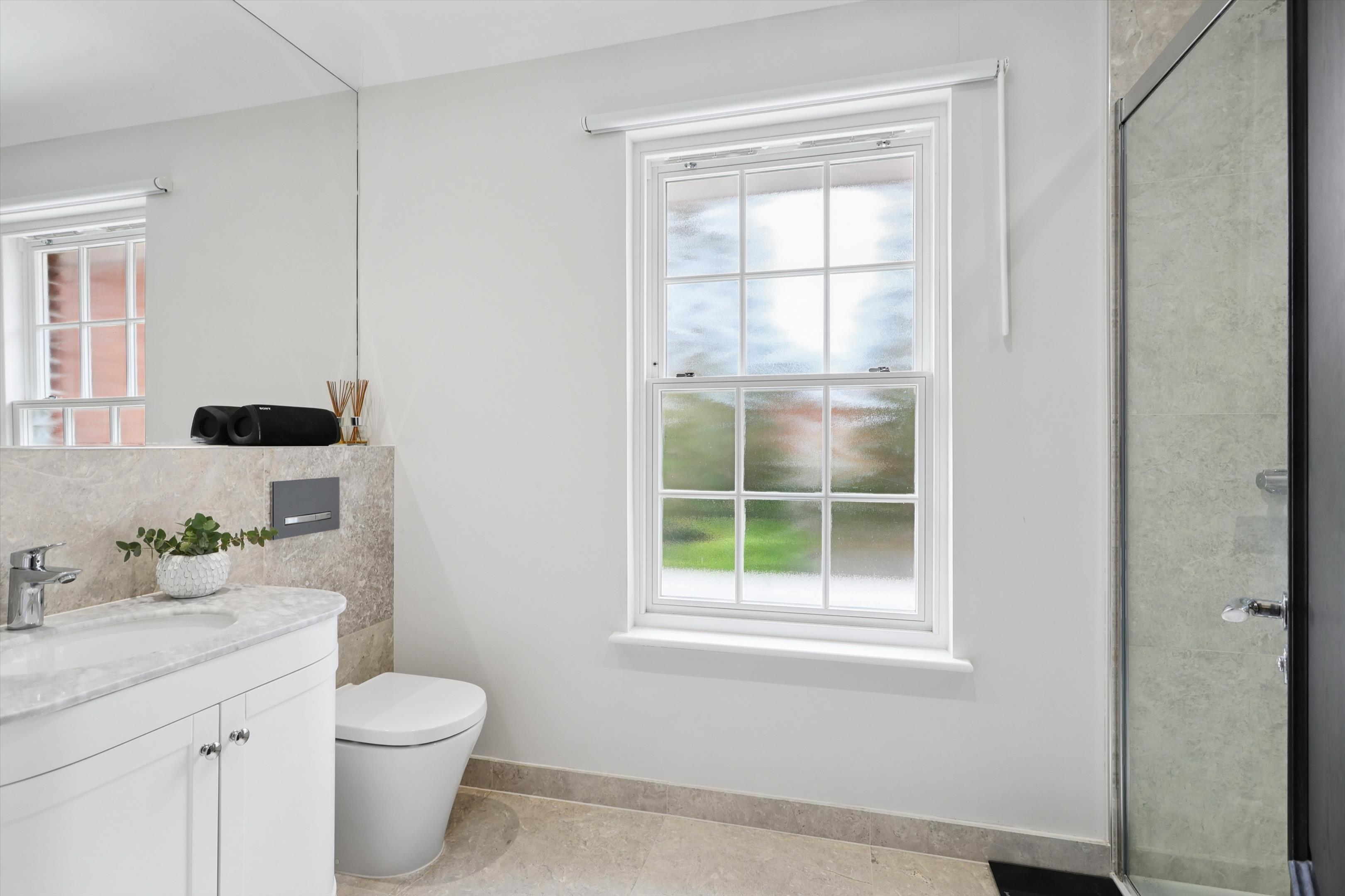 Woodlands Road, West Byfleet, Surrey KT14
