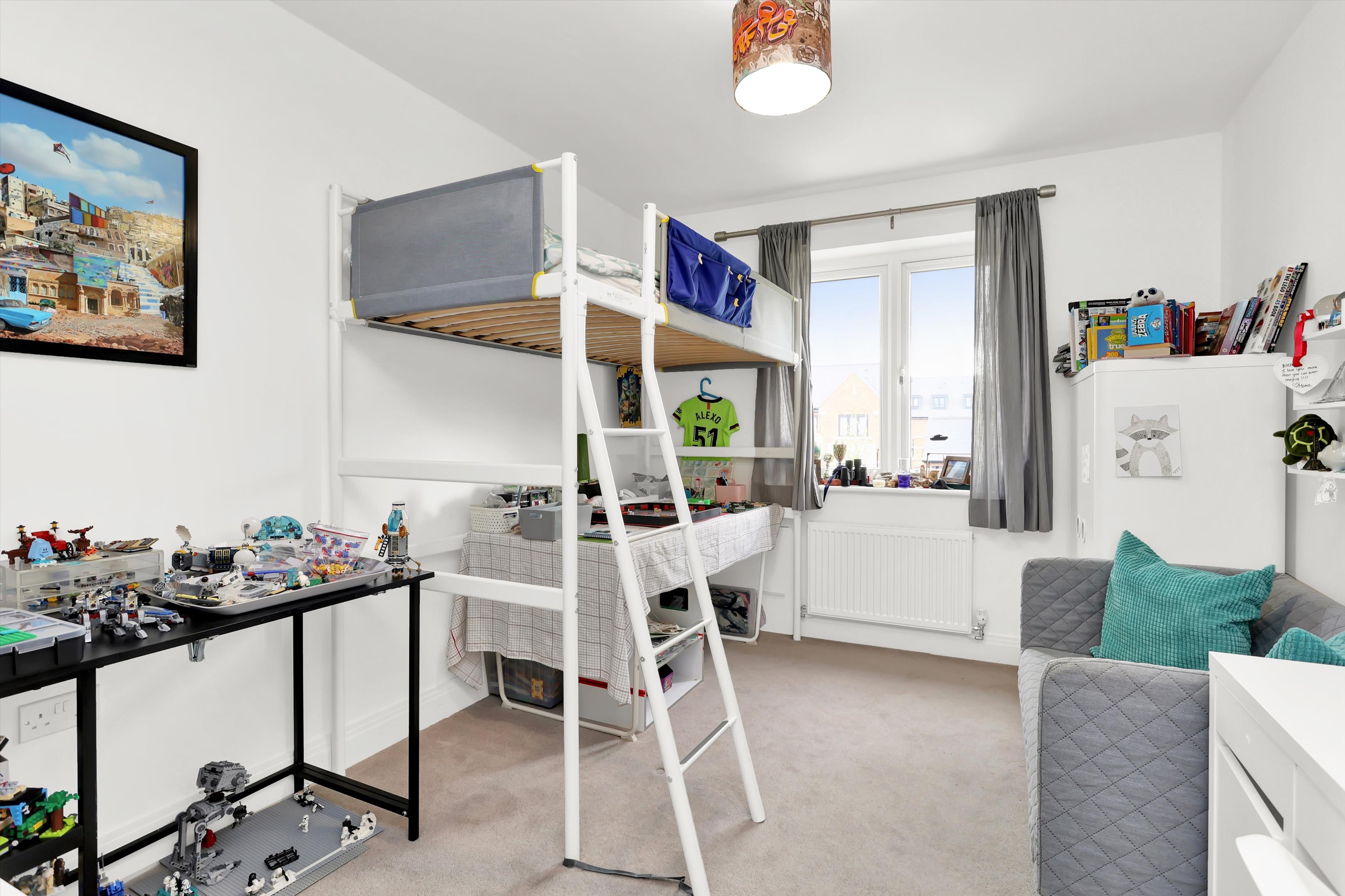 Bridges Avenue, East Molesey, Surrey KT8