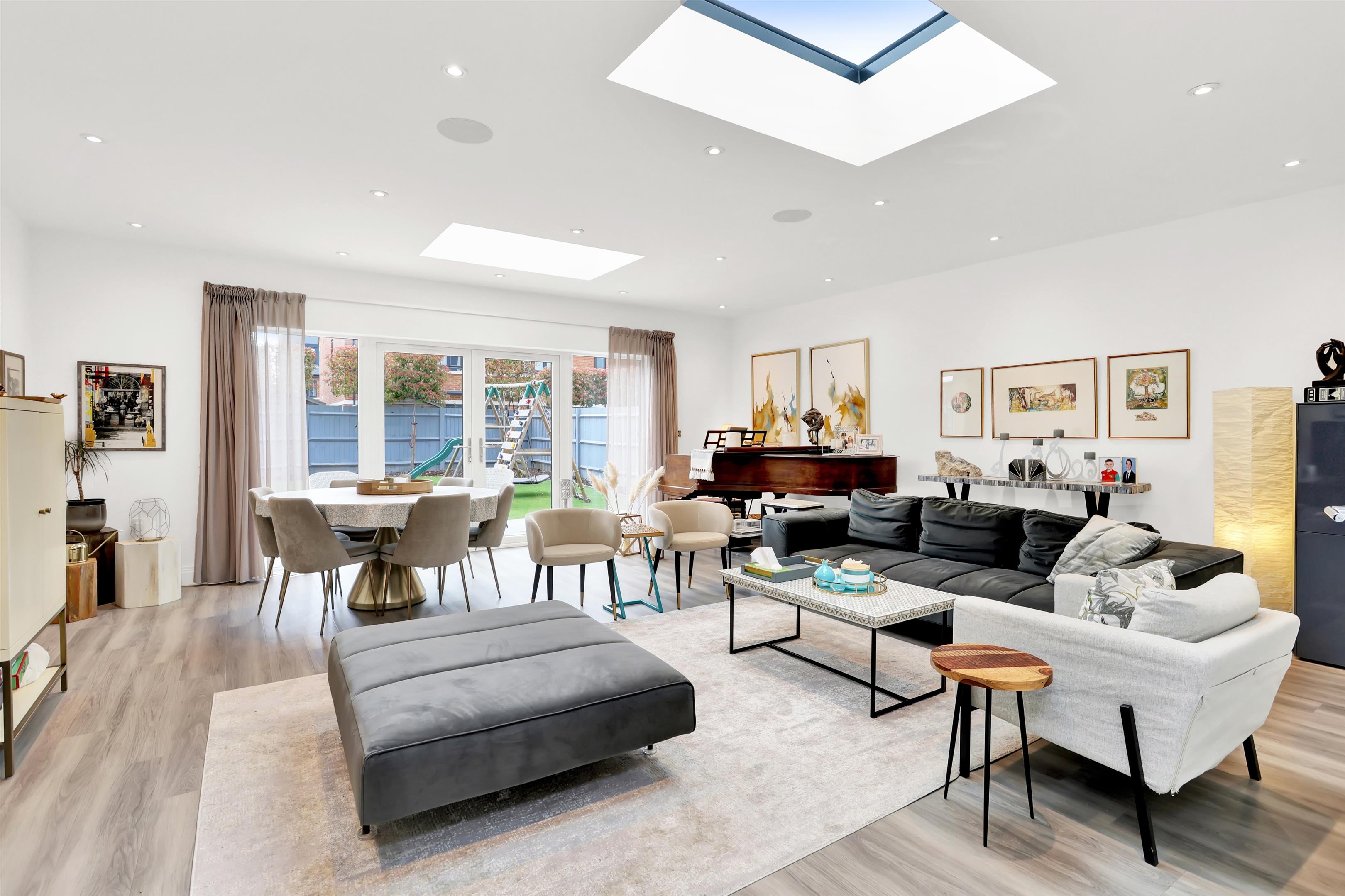 Bridges Avenue, East Molesey, Surrey KT8