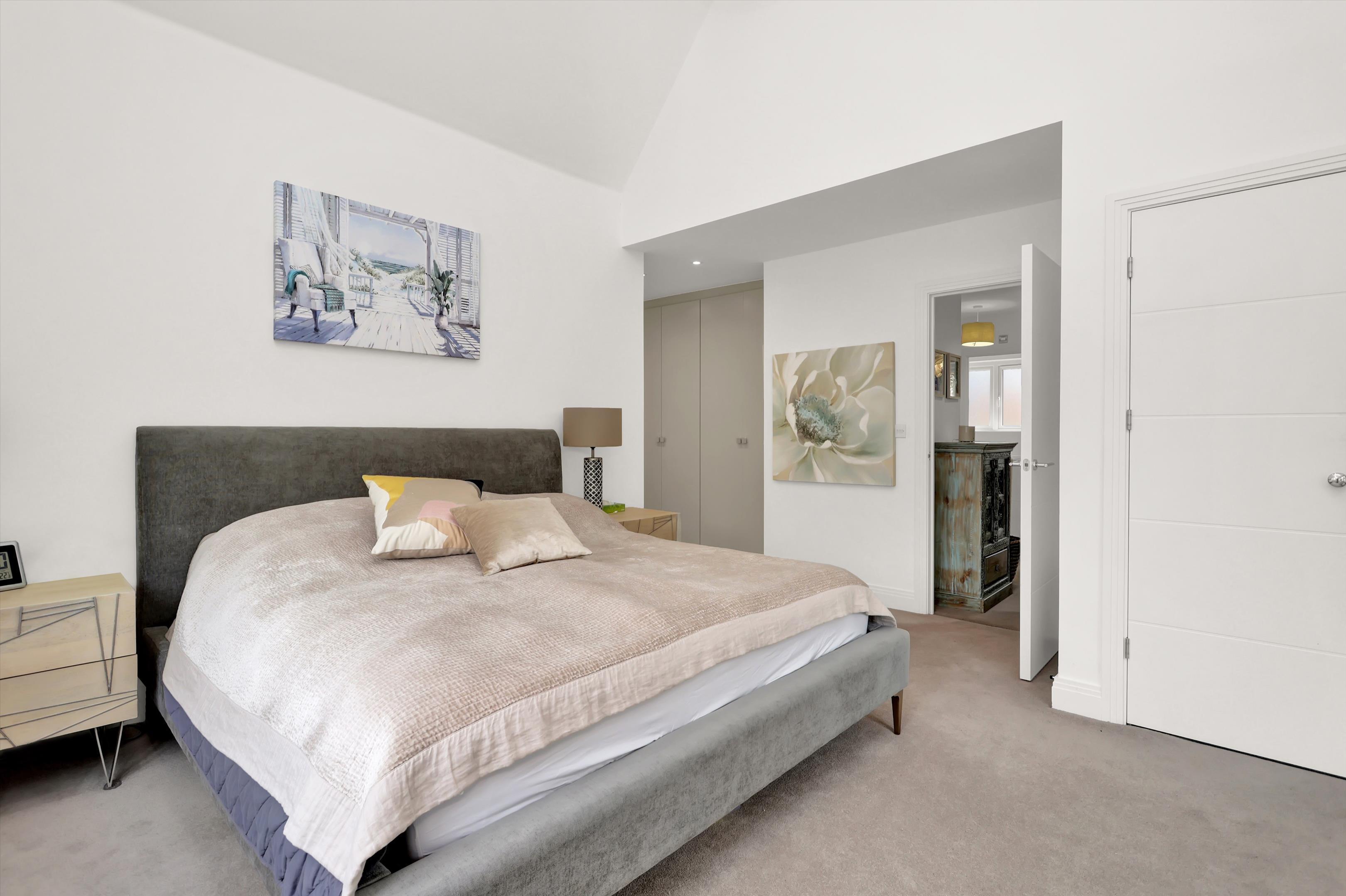 Bridges Avenue, East Molesey, Surrey KT8