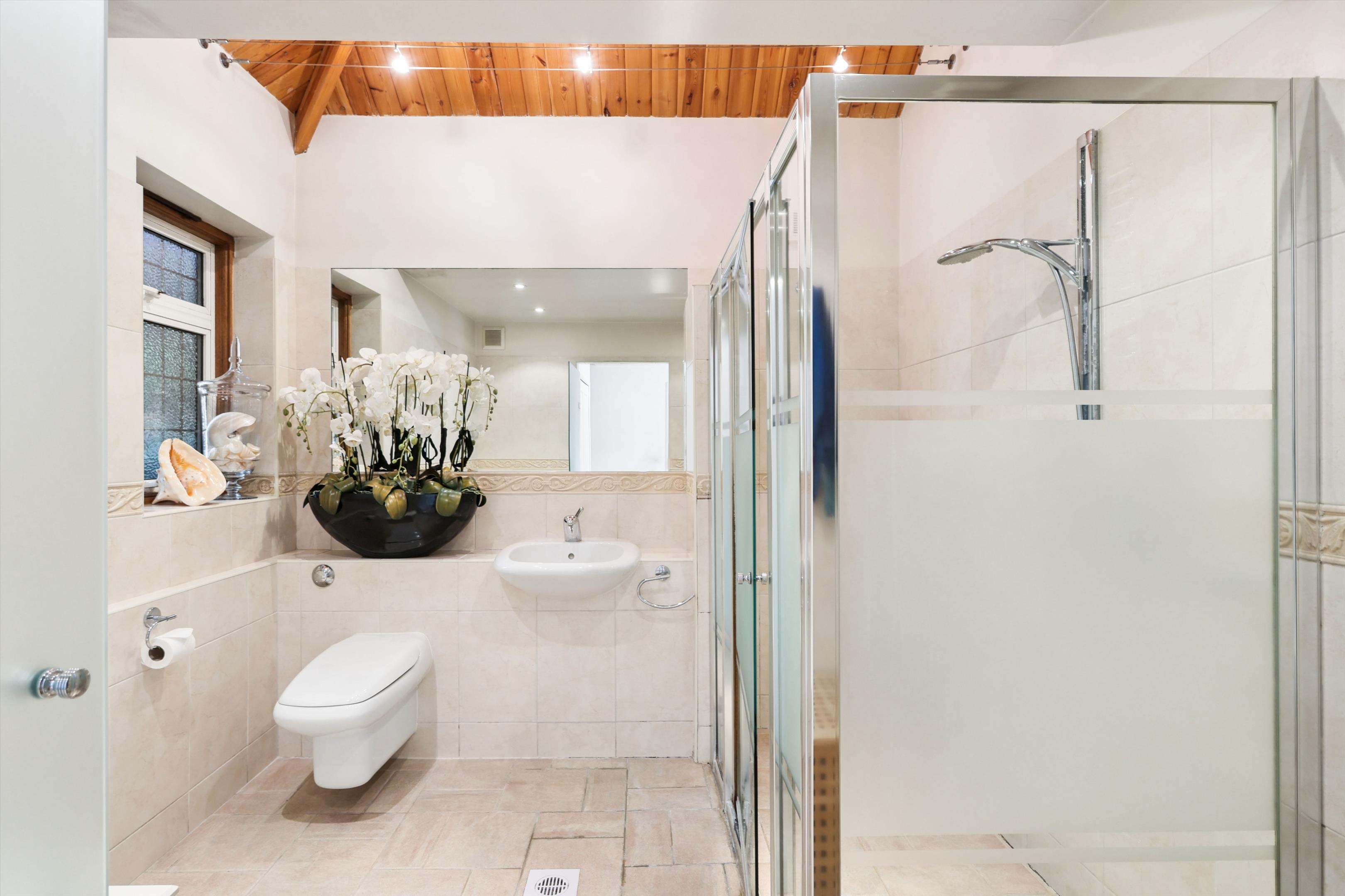 Meadway, Esher, Surrey KT10