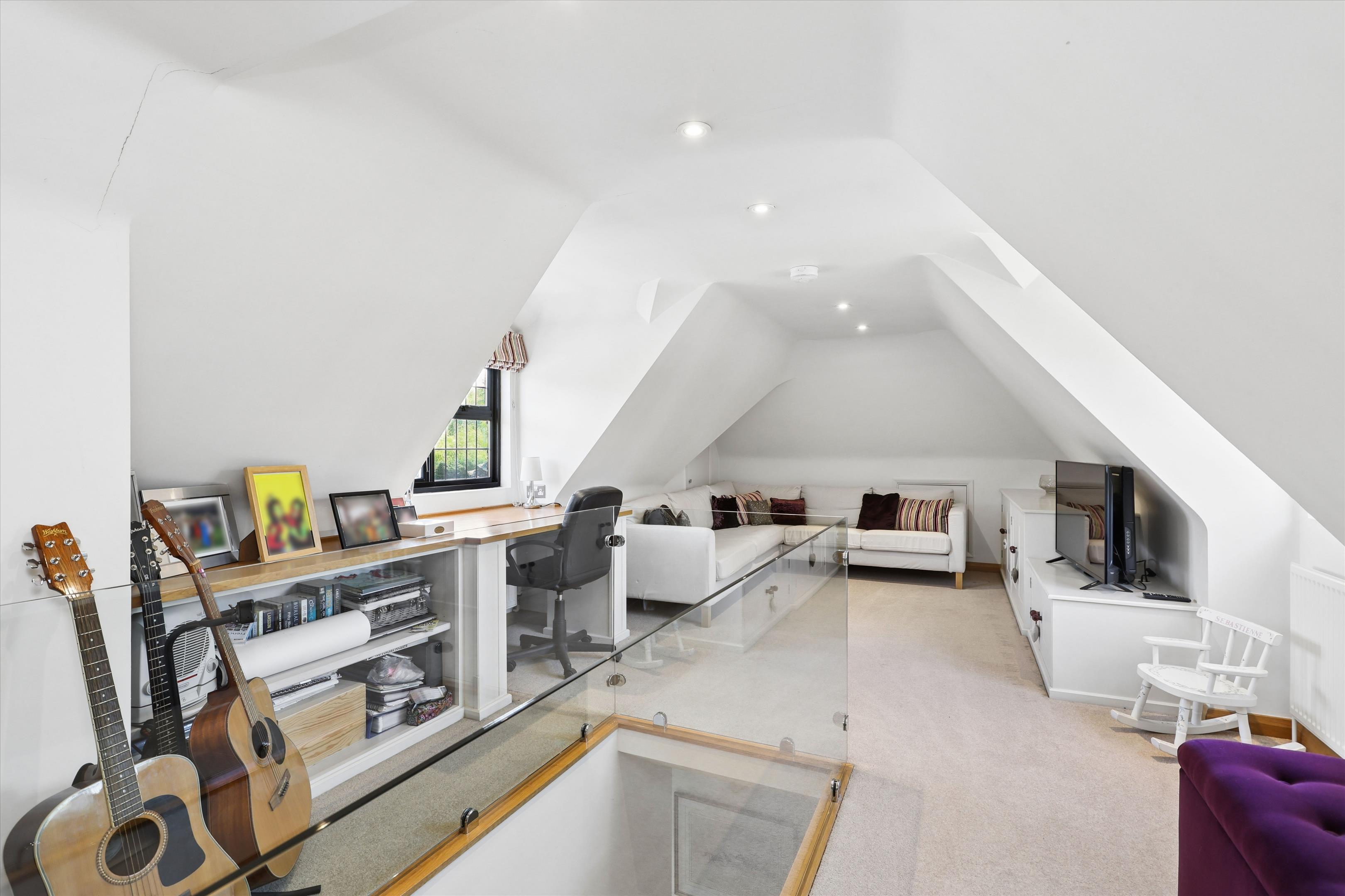 Meadway, Esher, Surrey KT10