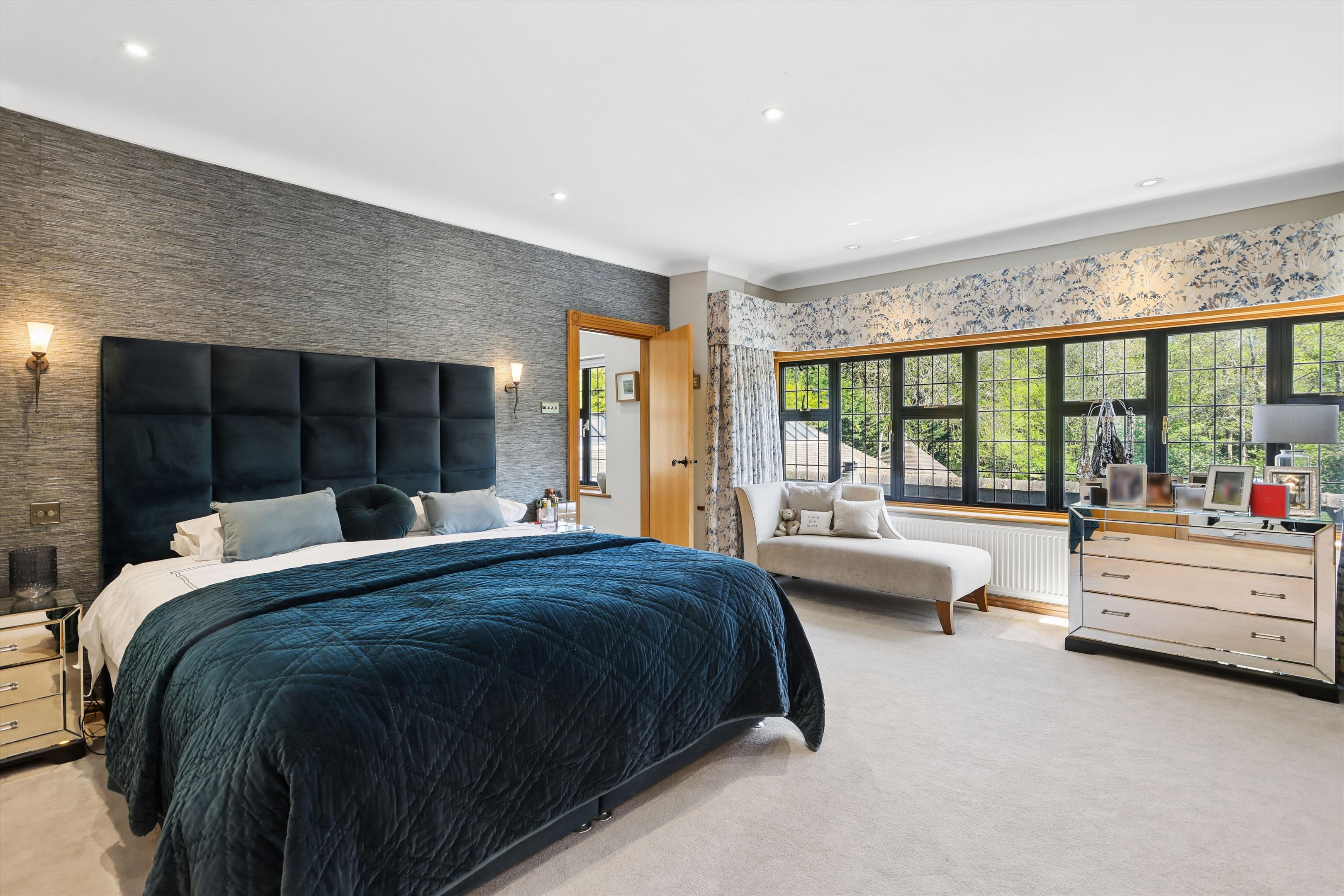 Meadway, Esher, Surrey KT10
