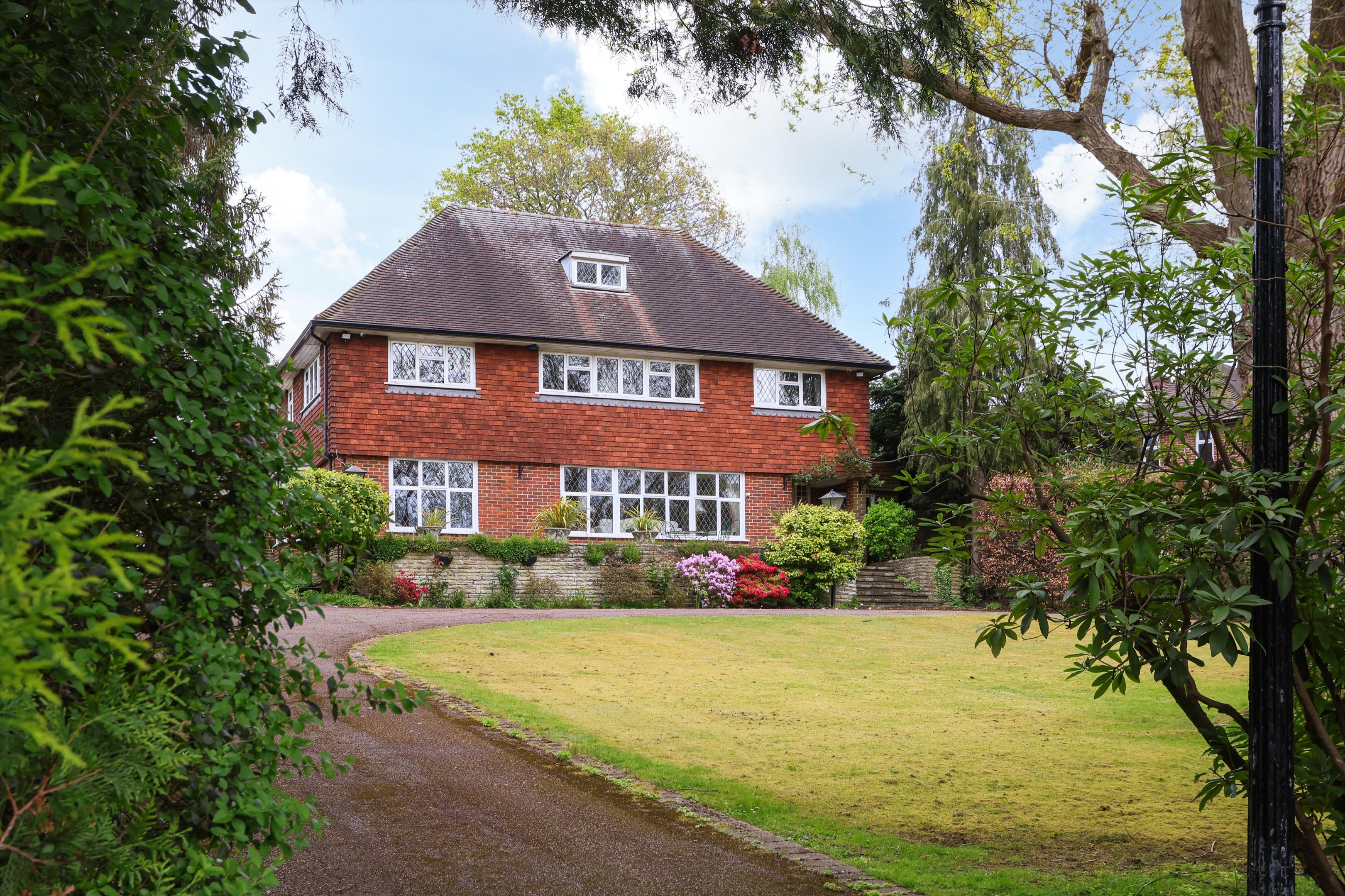 Hawkshill Way, Esher, Surrey KT10