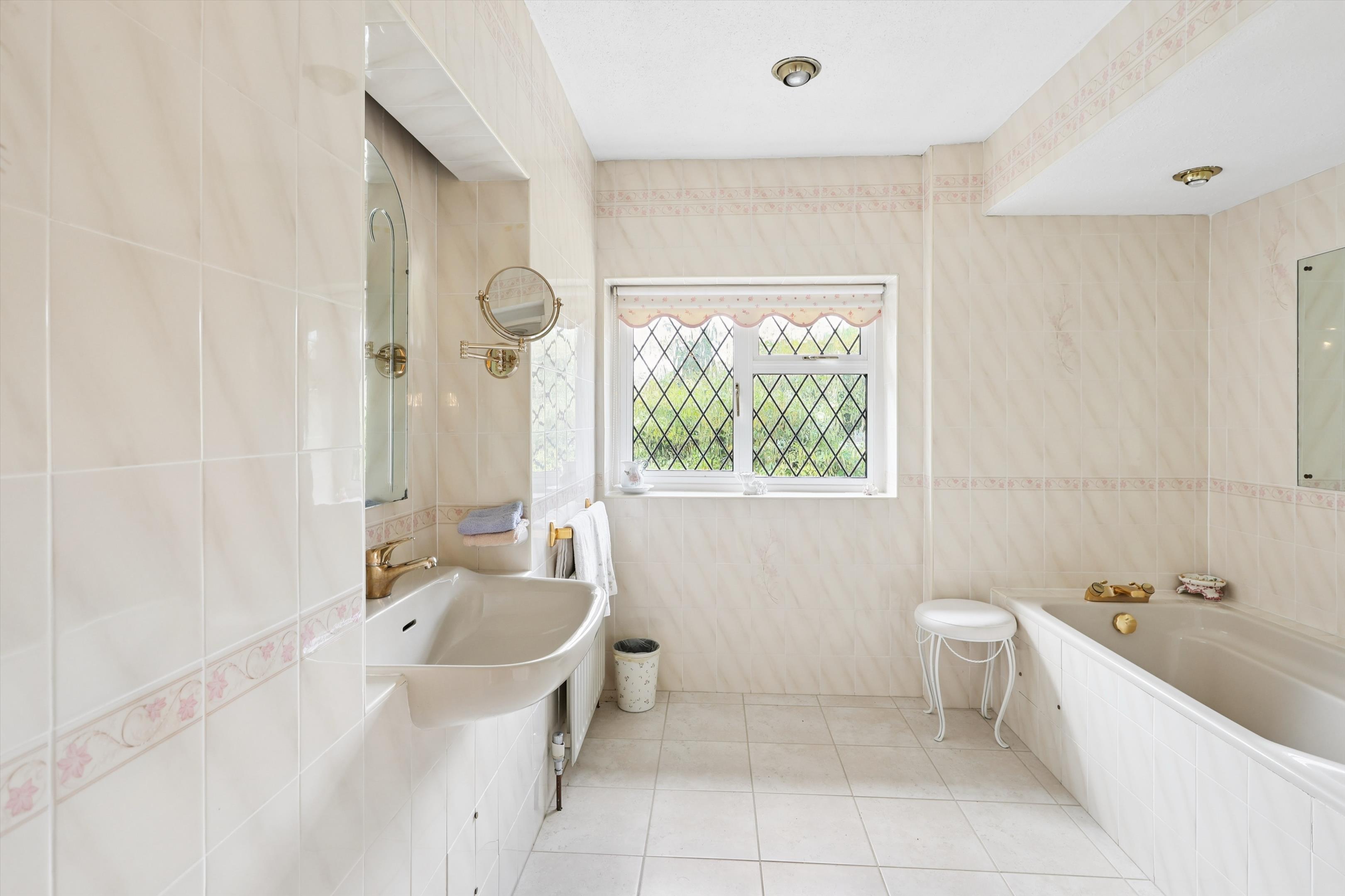 Hawkshill Way, Esher, Surrey KT10