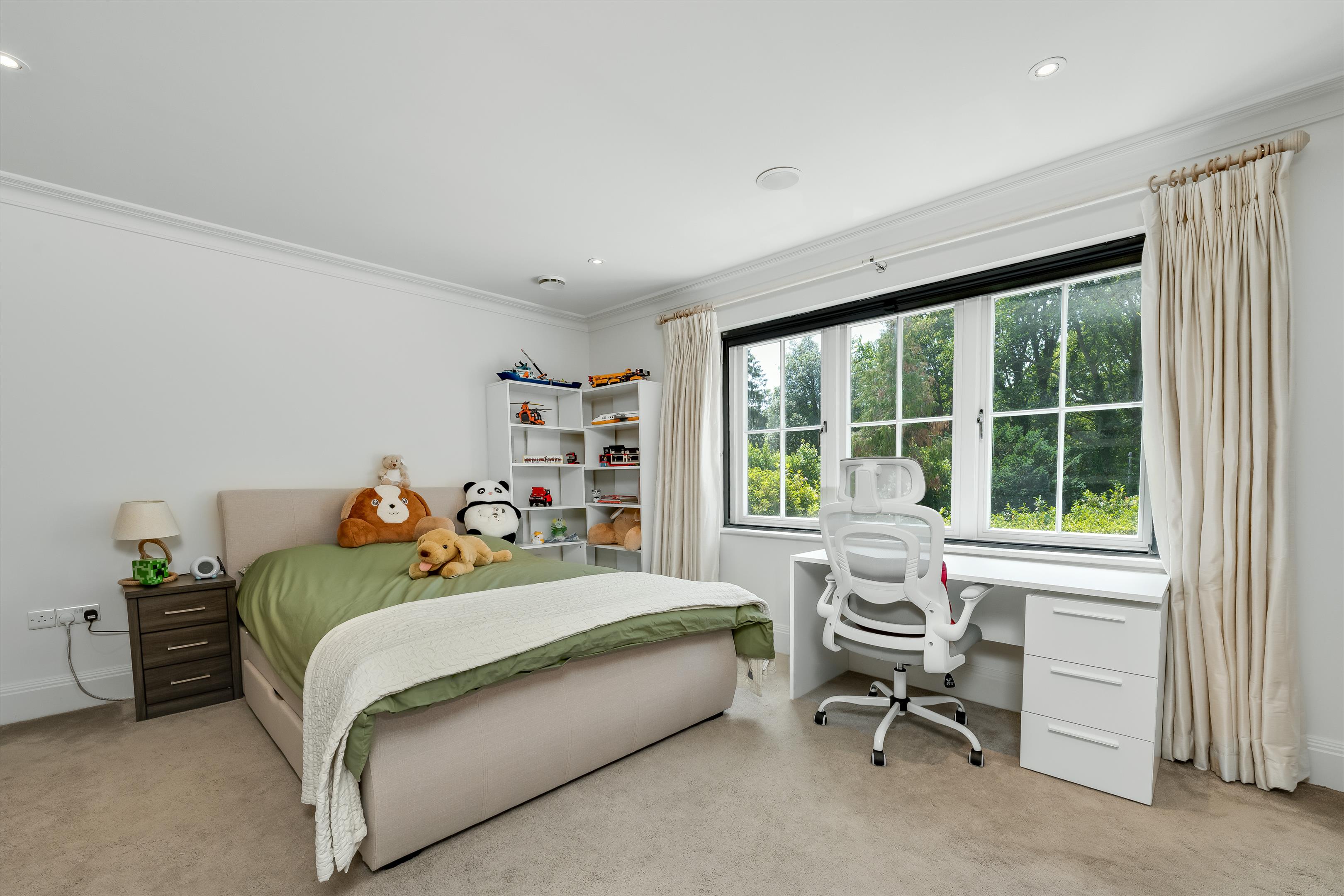 West End Lane, Esher, Surrey KT10