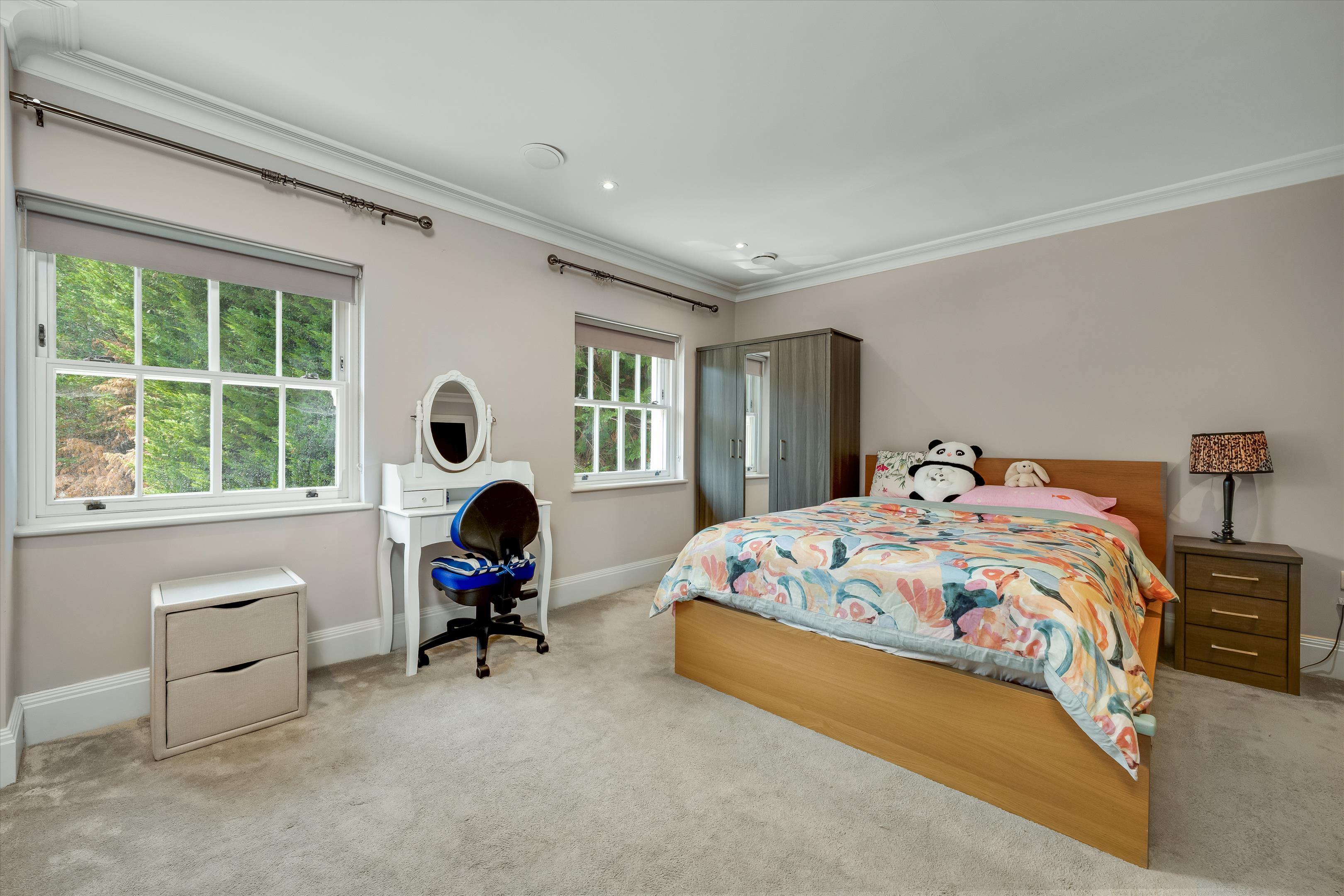 West End Lane, Esher, Surrey KT10
