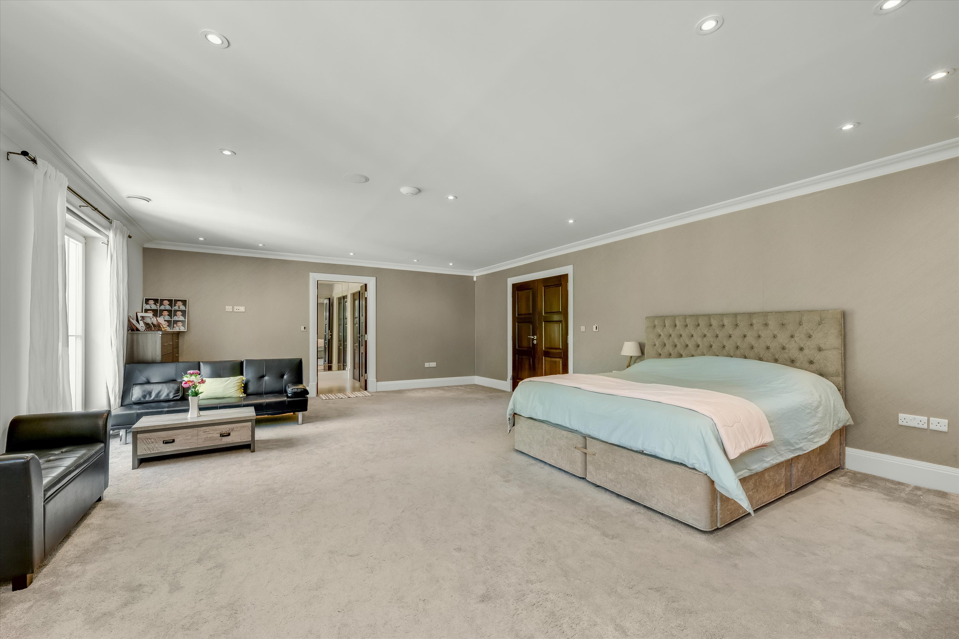 West End Lane, Esher, Surrey KT10
