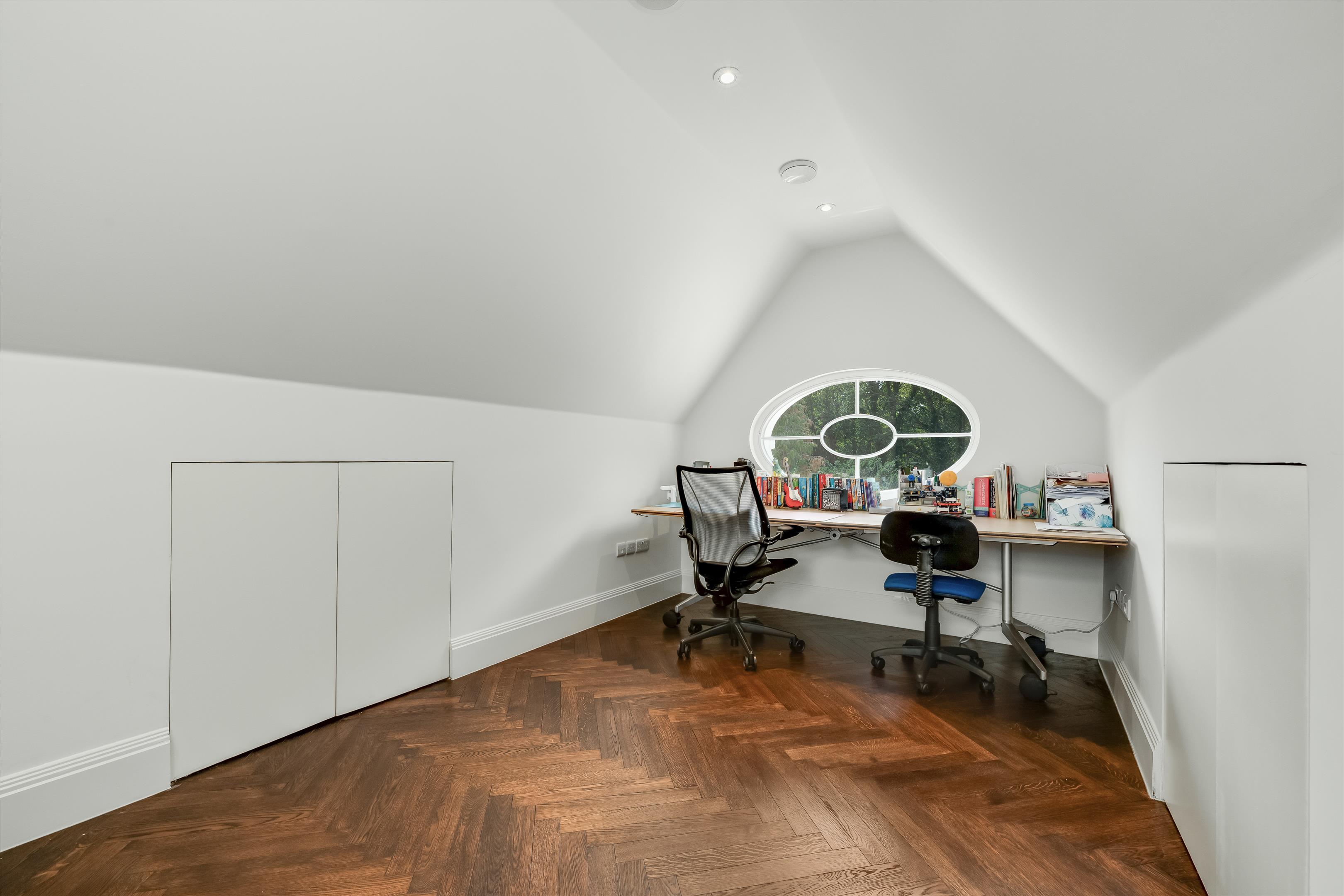 West End Lane, Esher, Surrey KT10