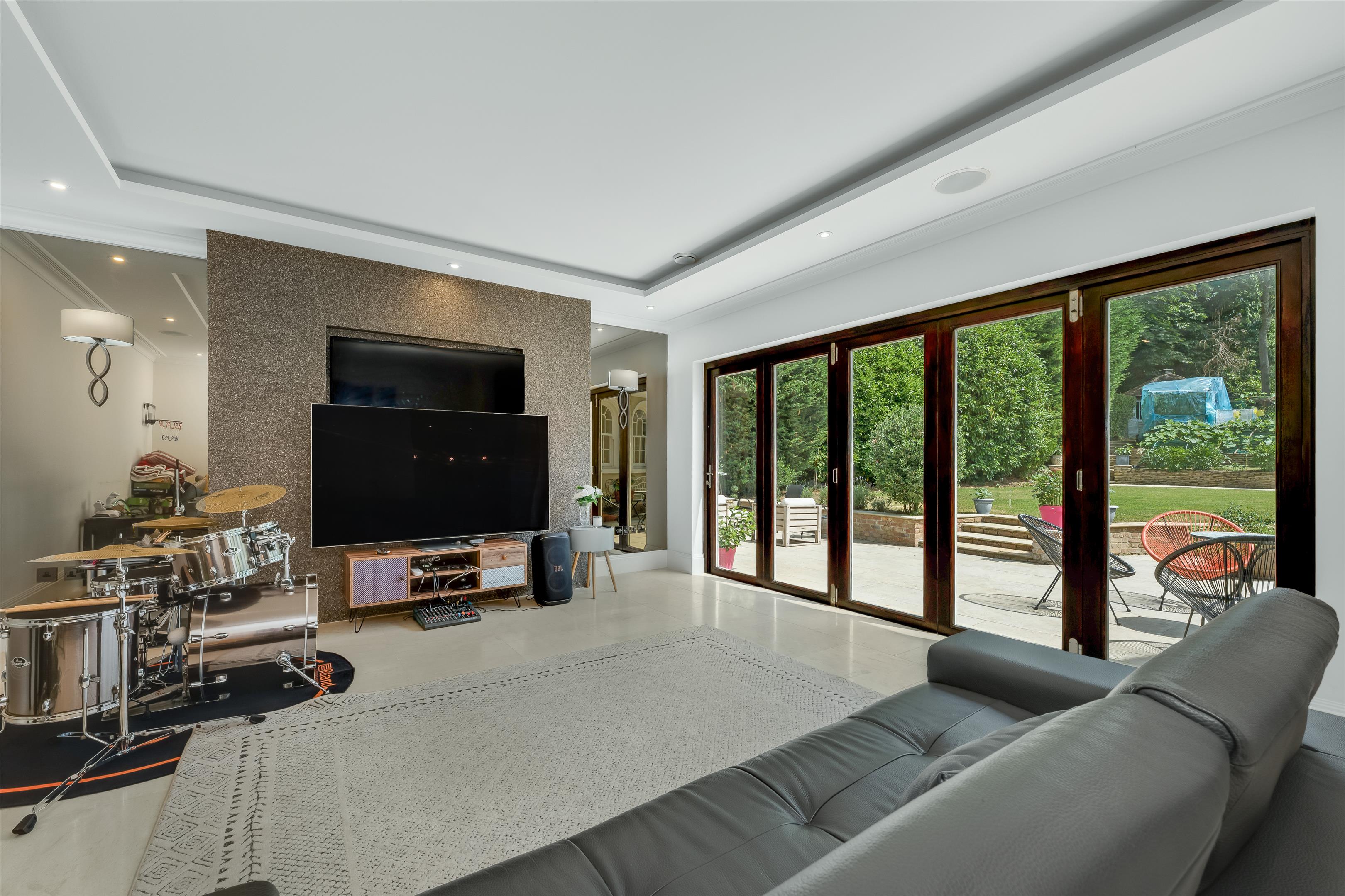 West End Lane, Esher, Surrey KT10
