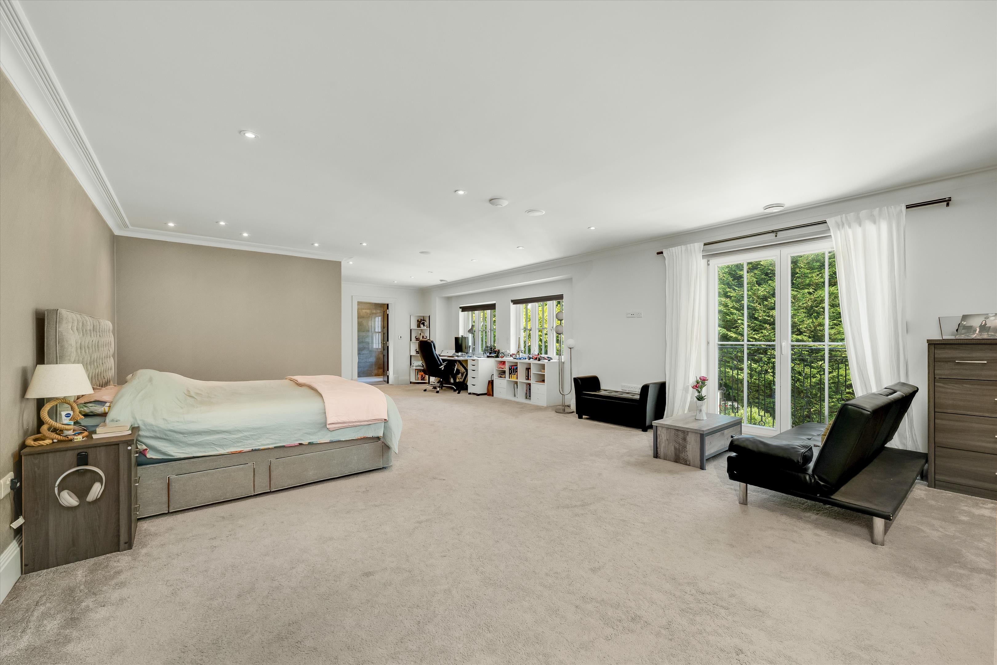 West End Lane, Esher, Surrey KT10