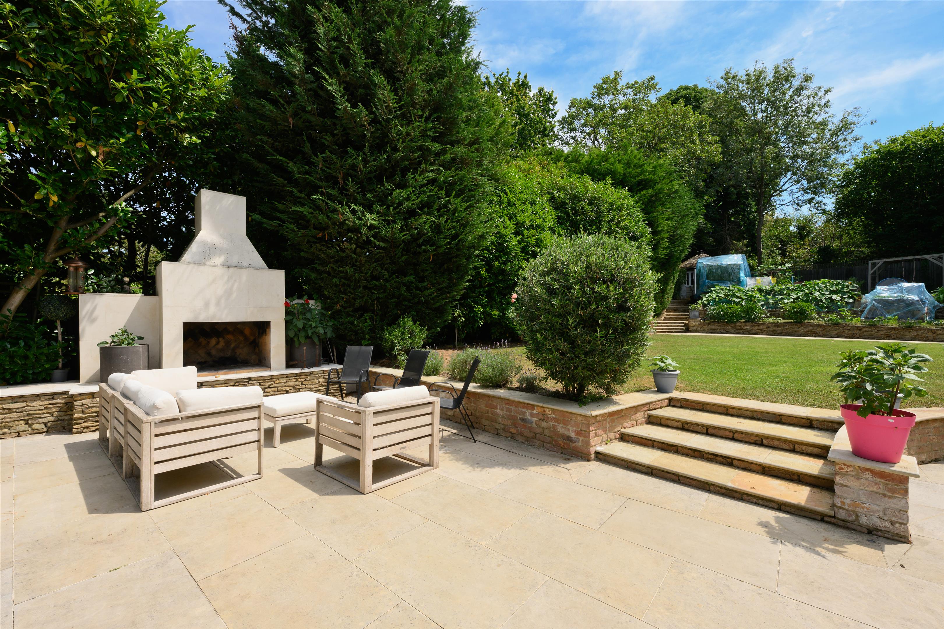West End Lane, Esher, Surrey KT10