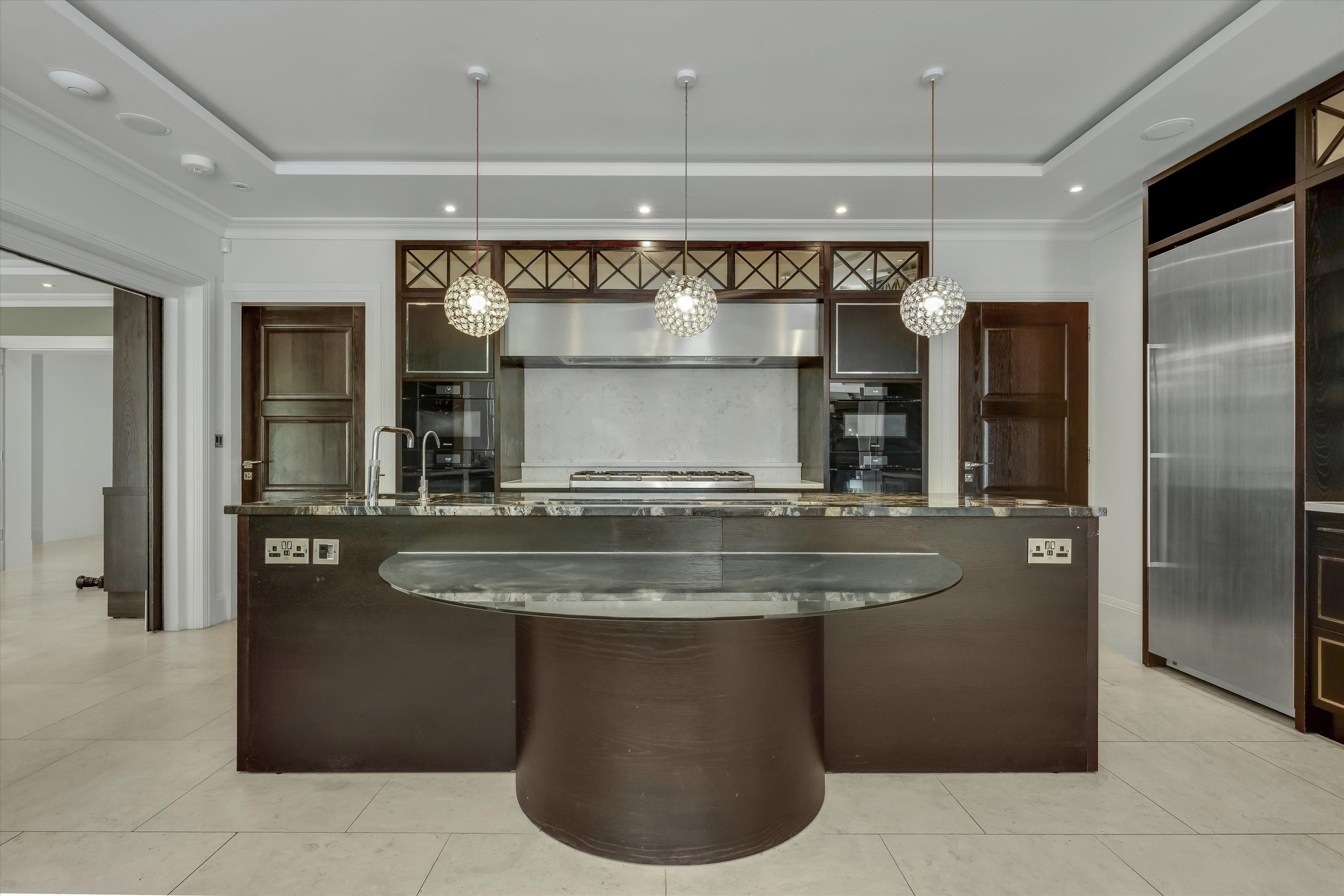 West End Lane, Esher, Surrey KT10