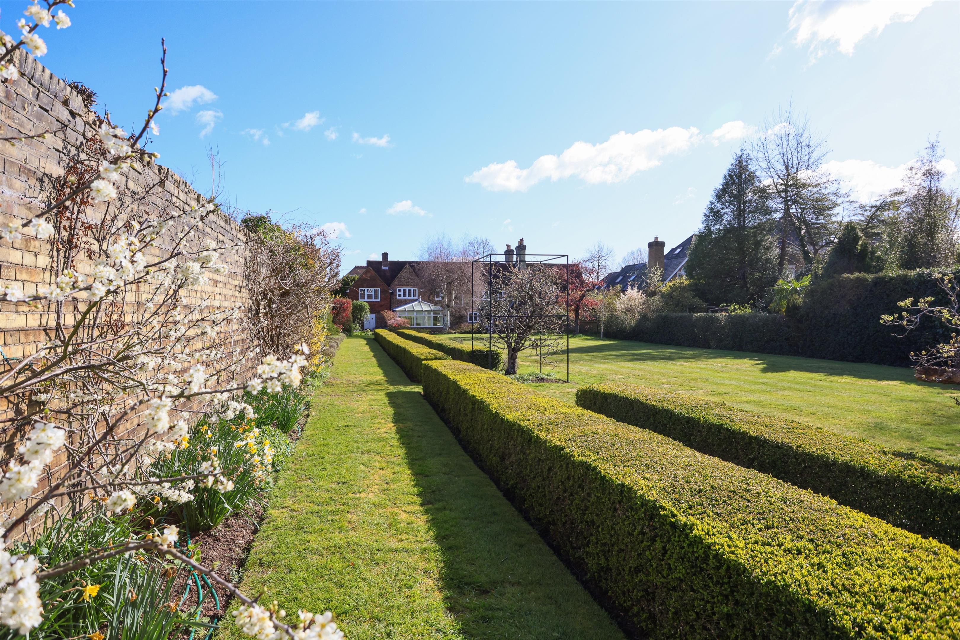 New Road, Esher, Surrey KT10