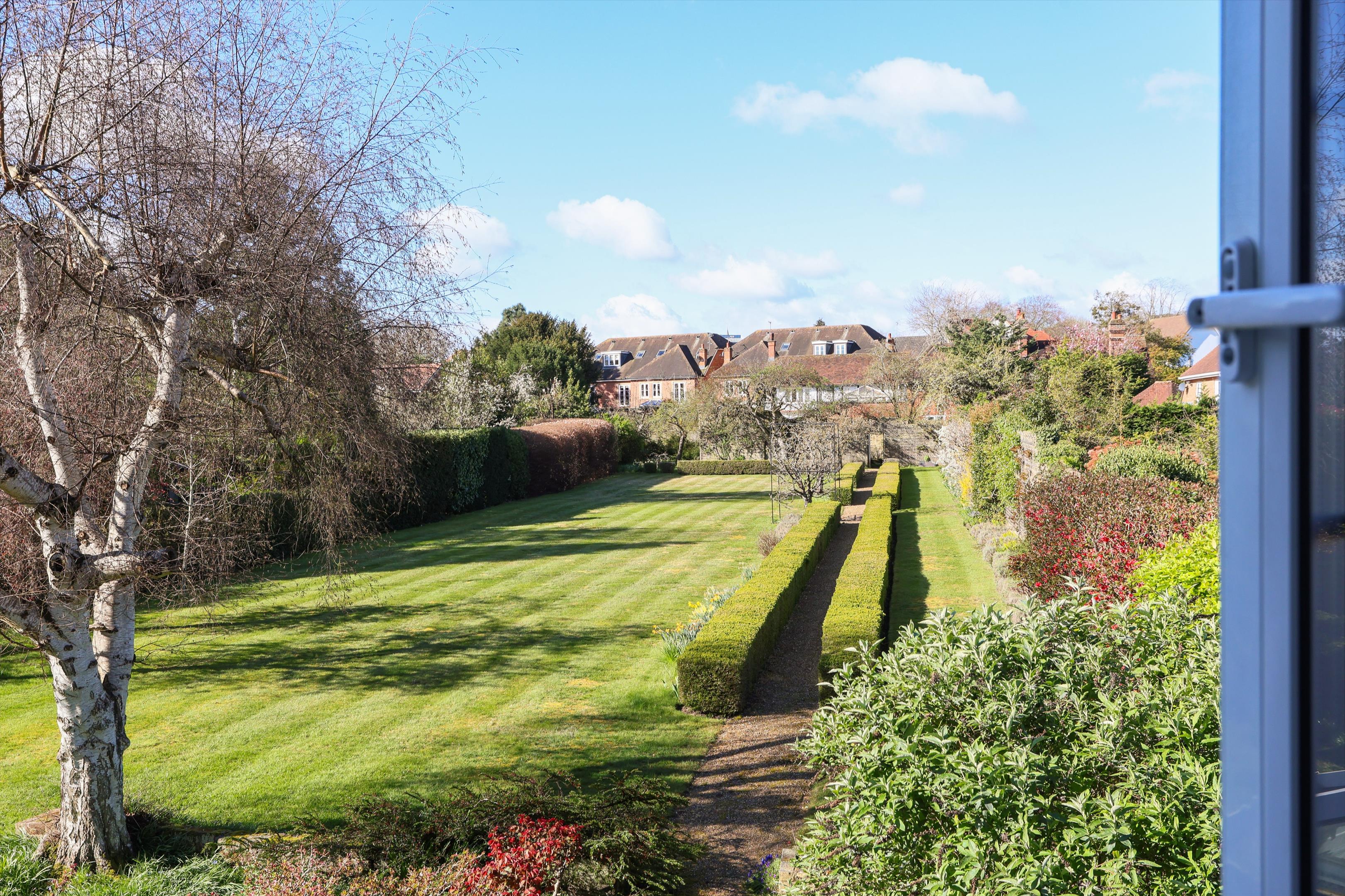 New Road, Esher, Surrey KT10