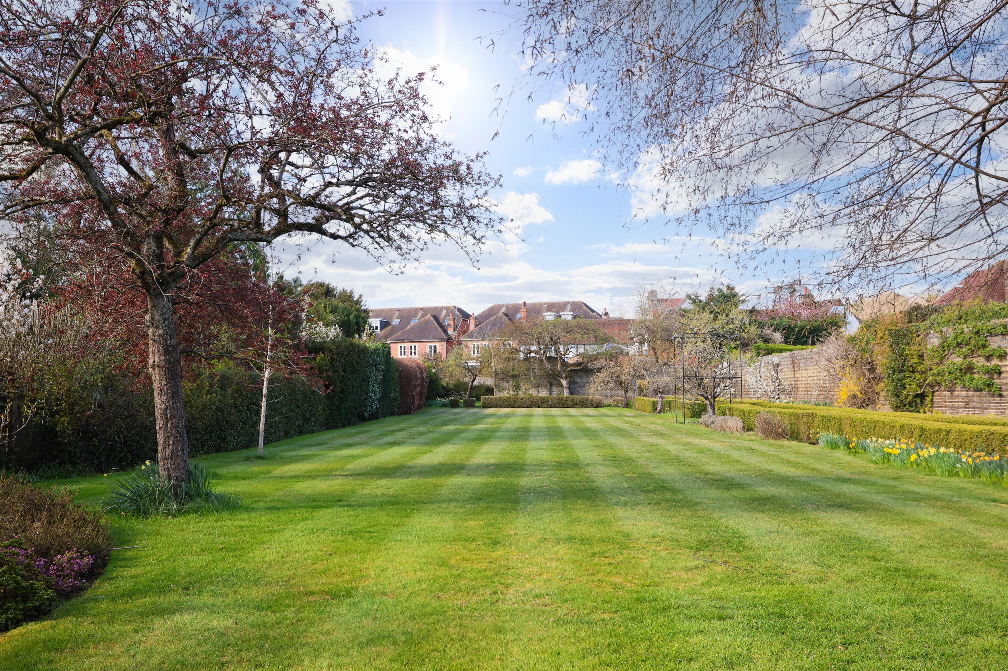 New Road, Esher, Surrey KT10