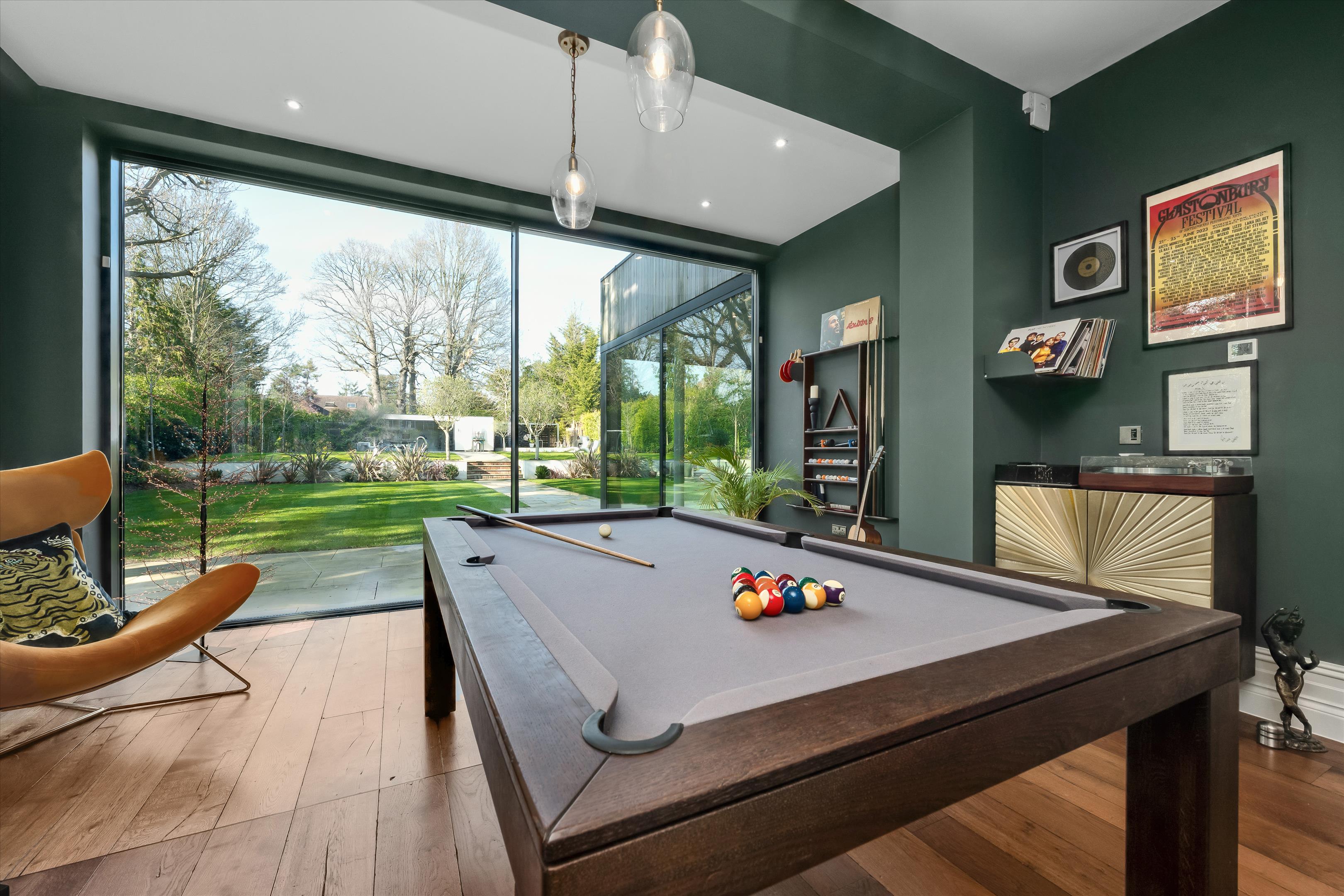 Sandown Avenue, Esher, Surrey KT10