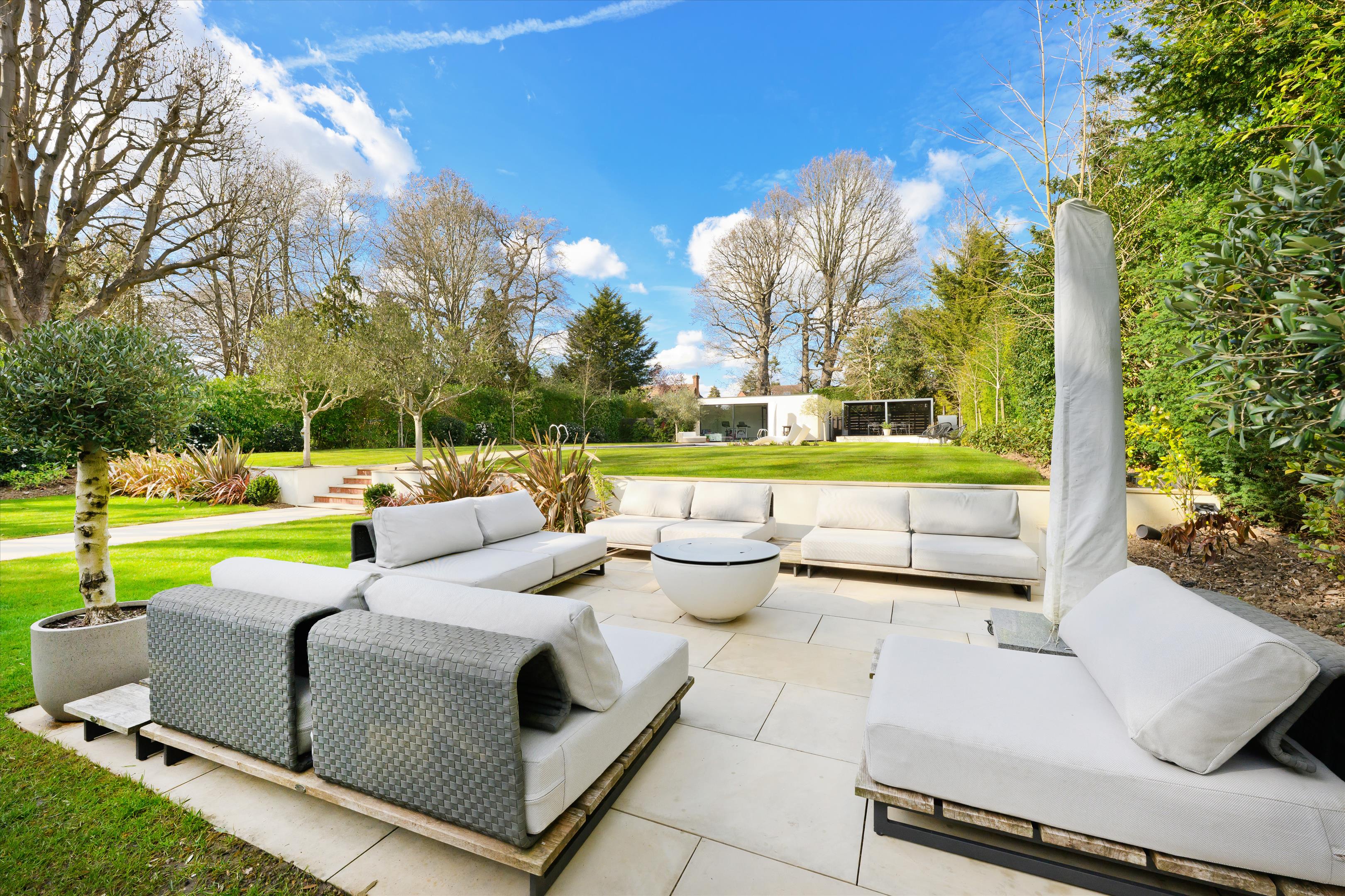 Sandown Avenue, Esher, Surrey KT10
