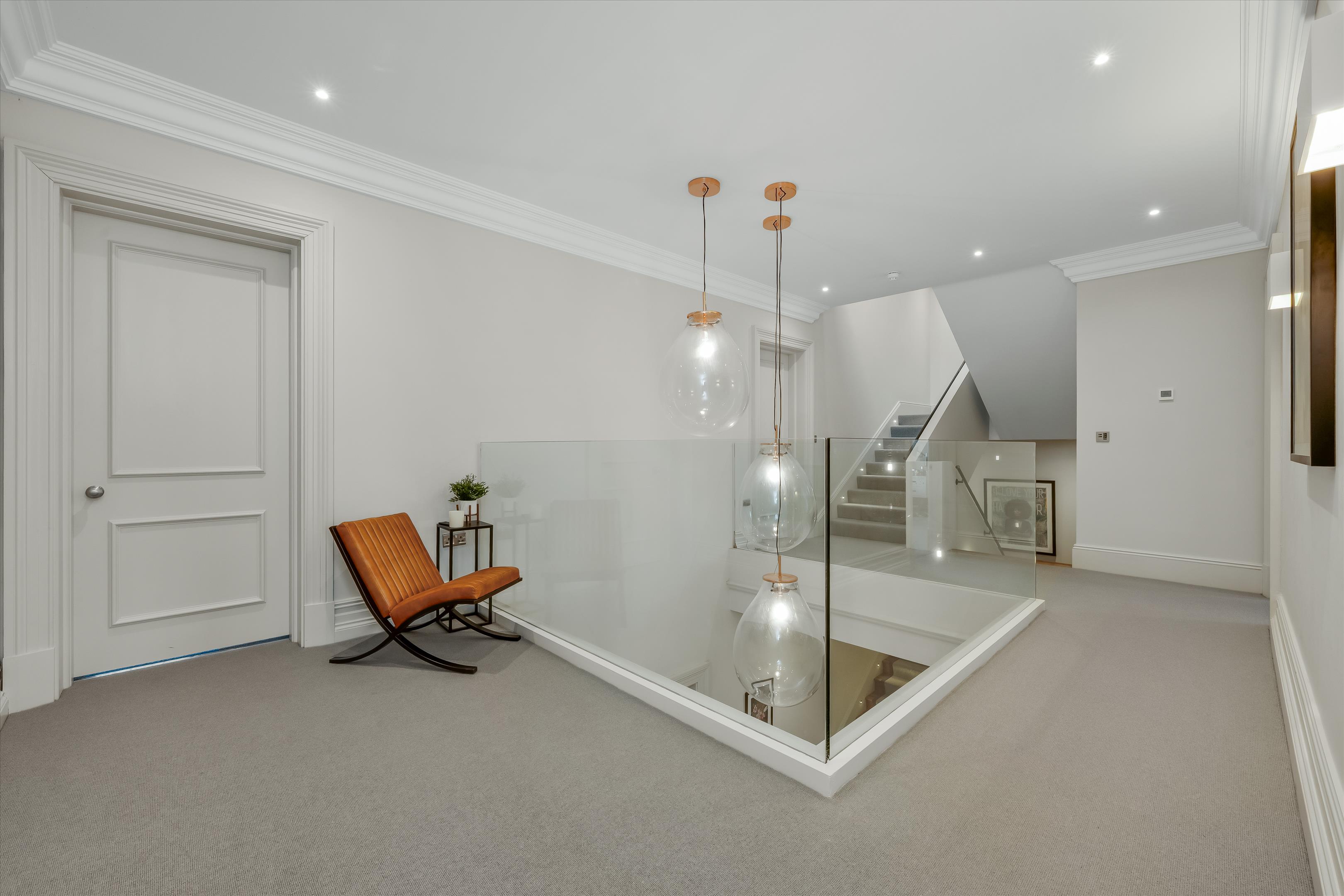 Sandown Avenue, Esher, Surrey KT10