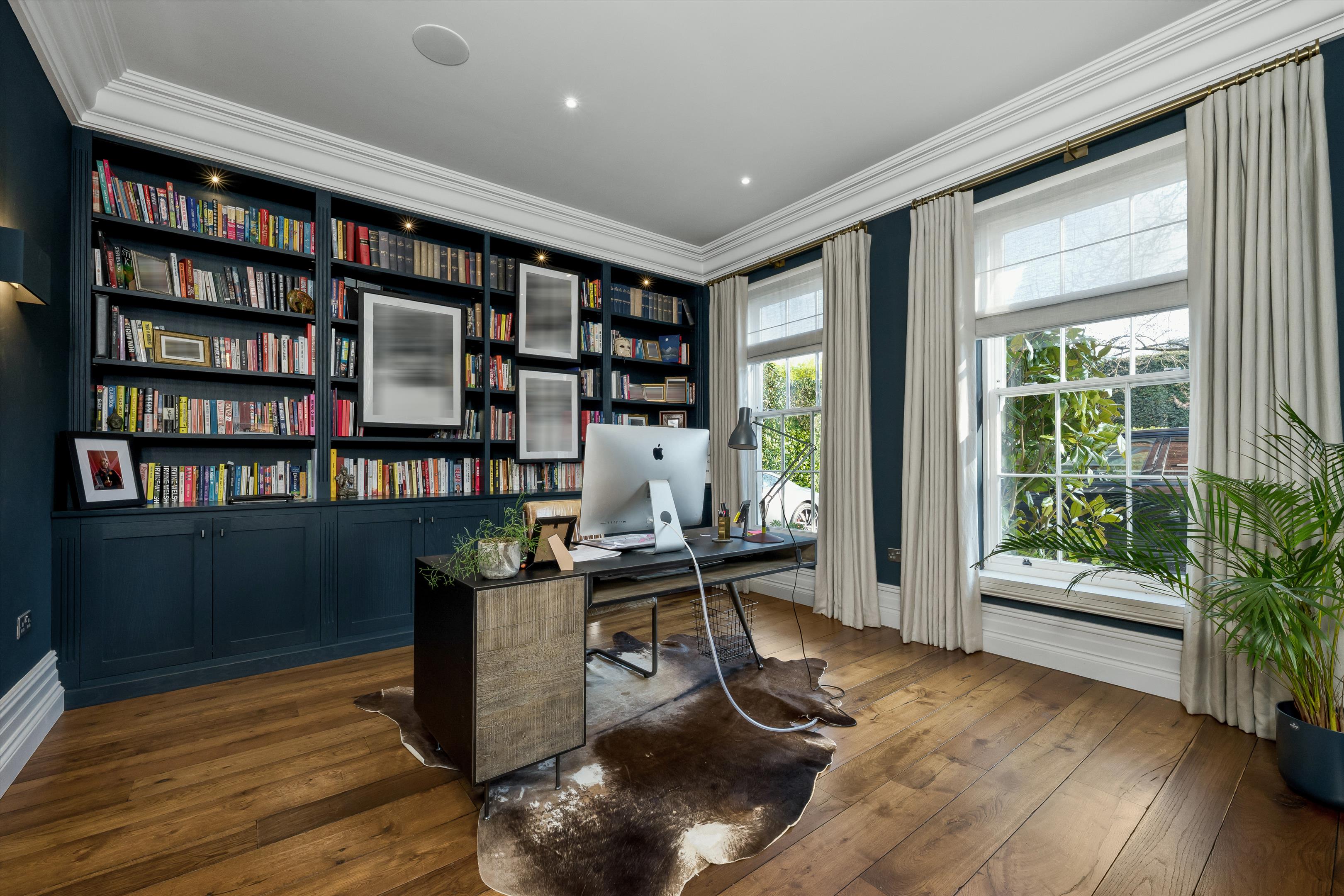 Sandown Avenue, Esher, Surrey KT10