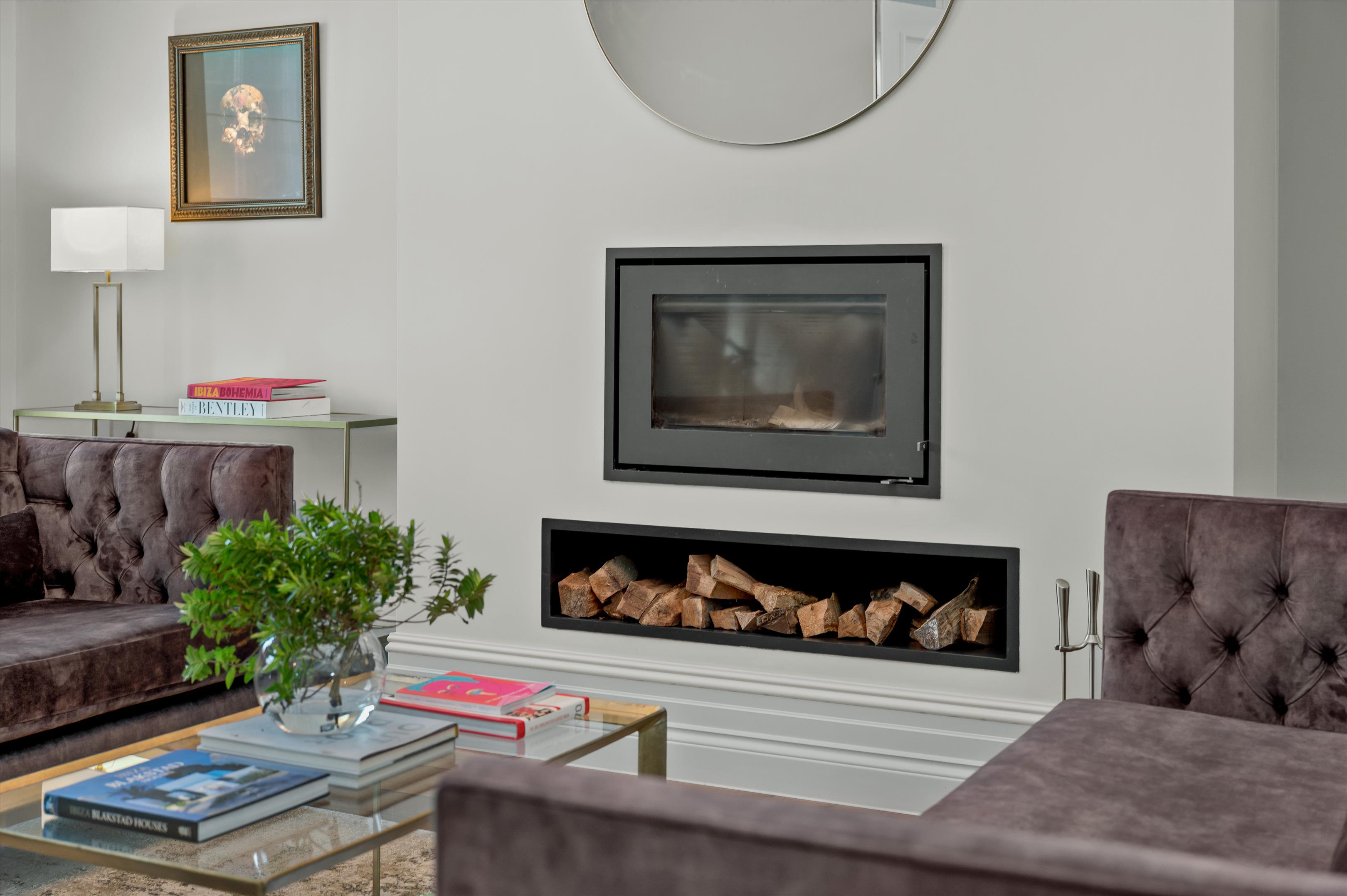 Sandown Avenue, Esher, Surrey KT10