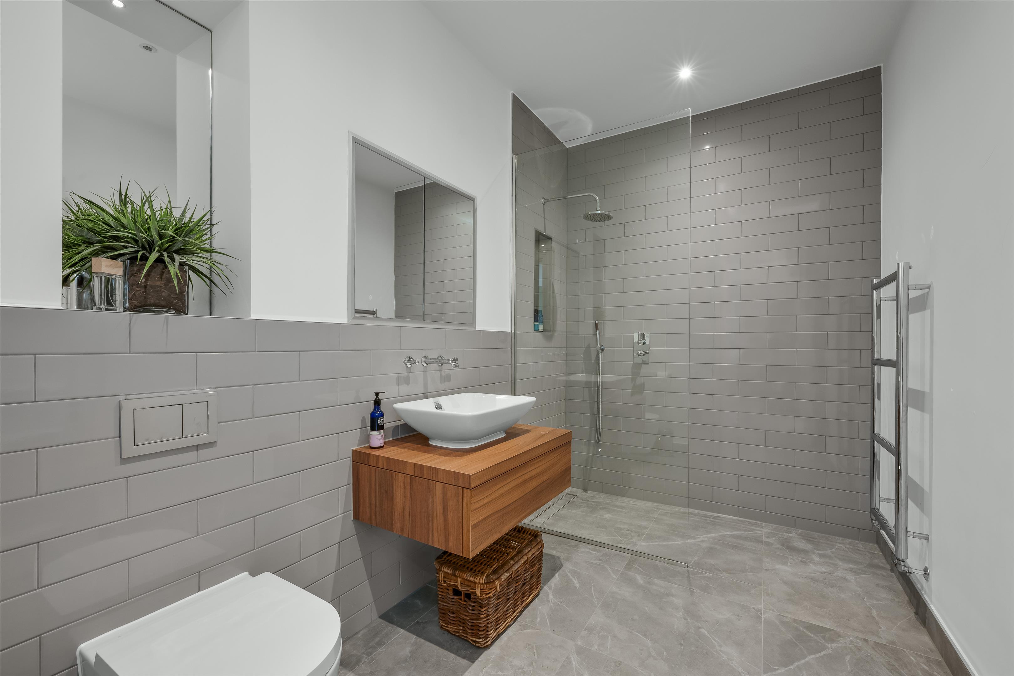 Sandown Avenue, Esher, Surrey KT10