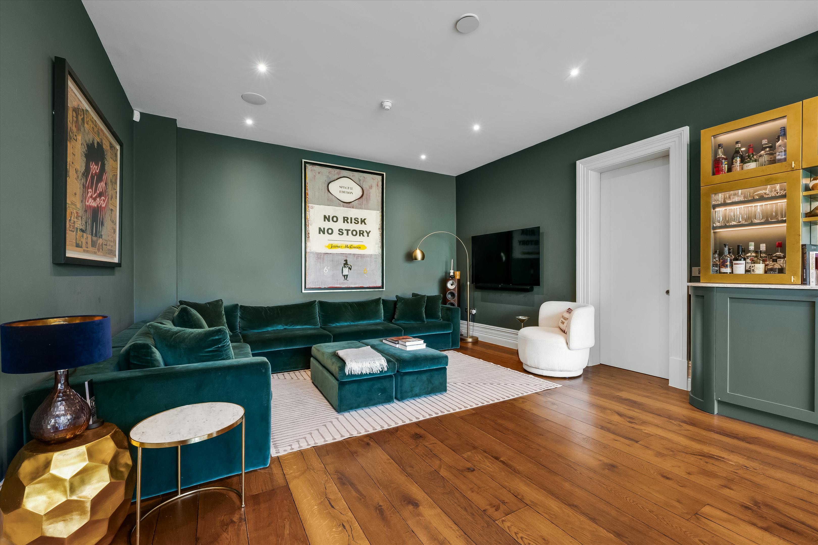 Sandown Avenue, Esher, Surrey KT10
