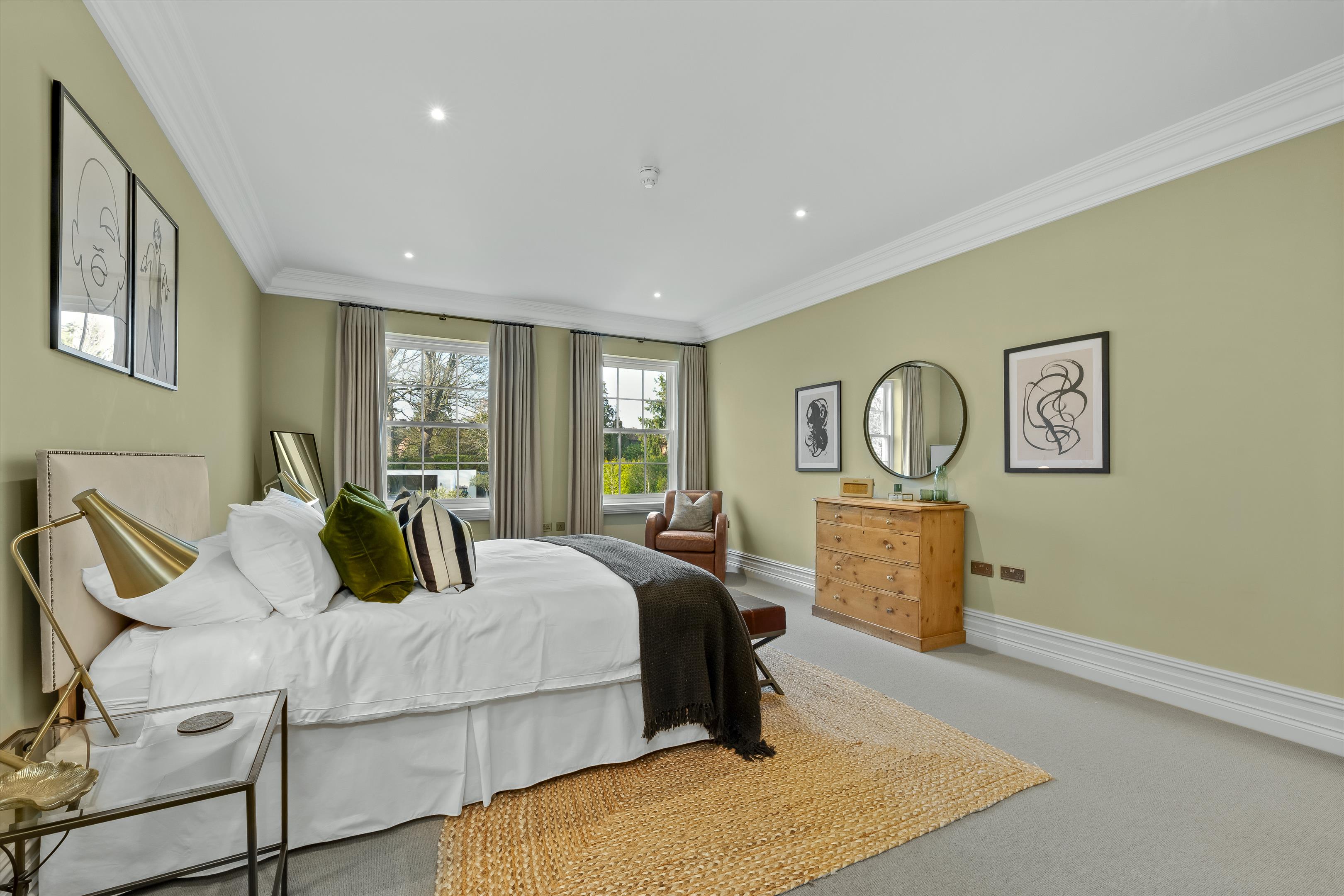 Sandown Avenue, Esher, Surrey KT10