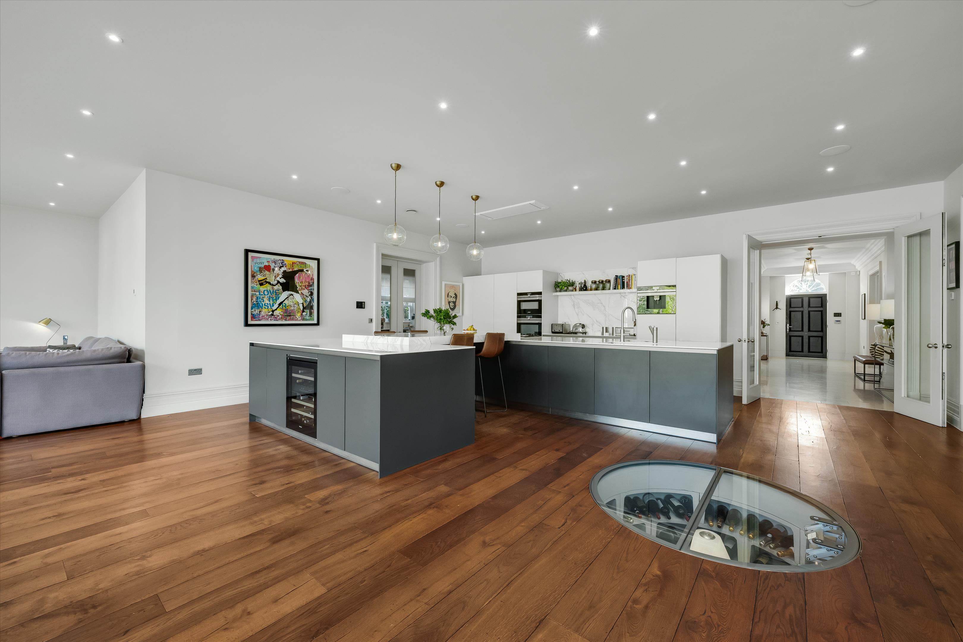 Sandown Avenue, Esher, Surrey KT10
