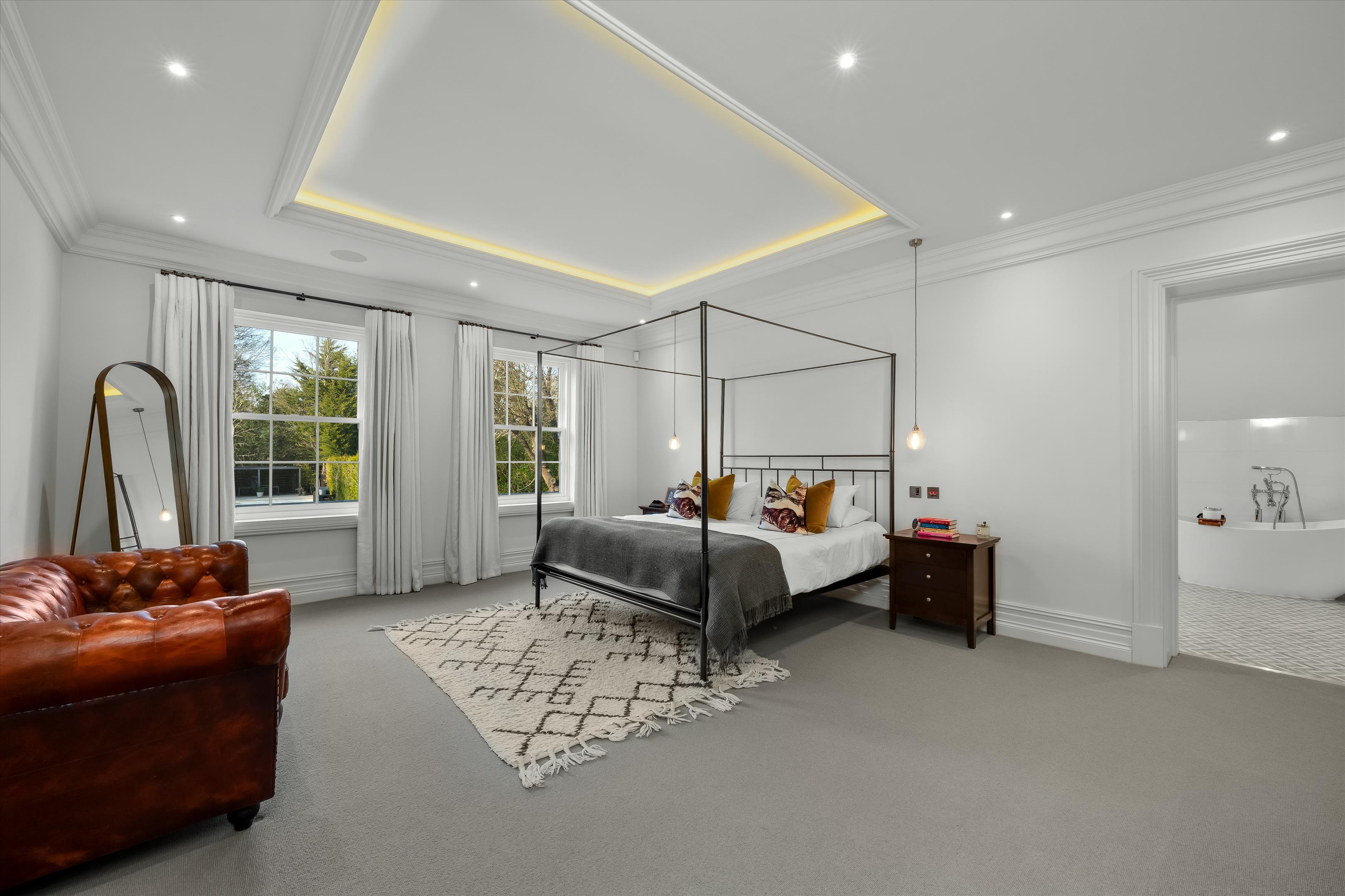 Sandown Avenue, Esher, Surrey KT10
