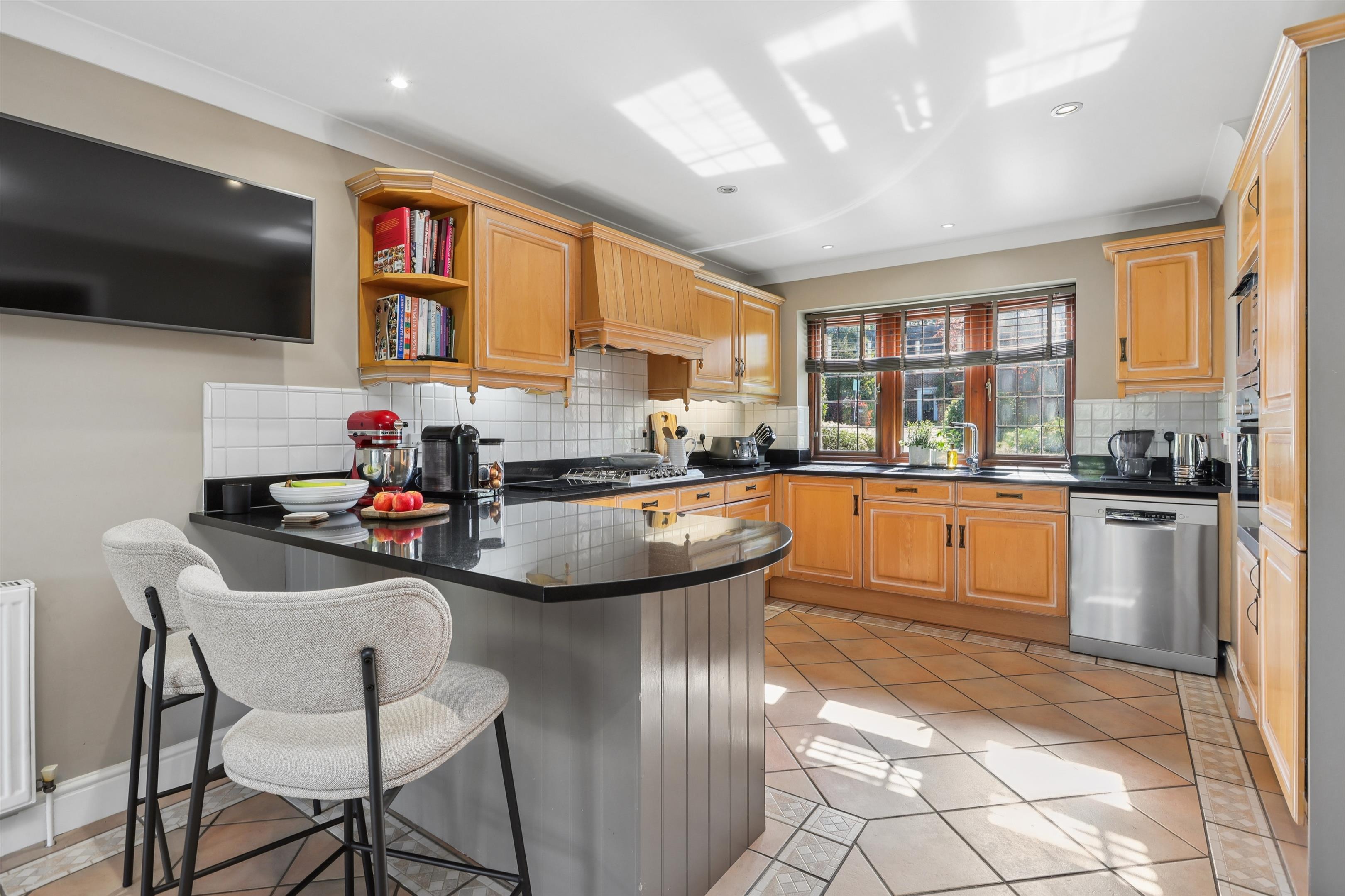 Oatlands Drive, Weybridge, Surrey KT13