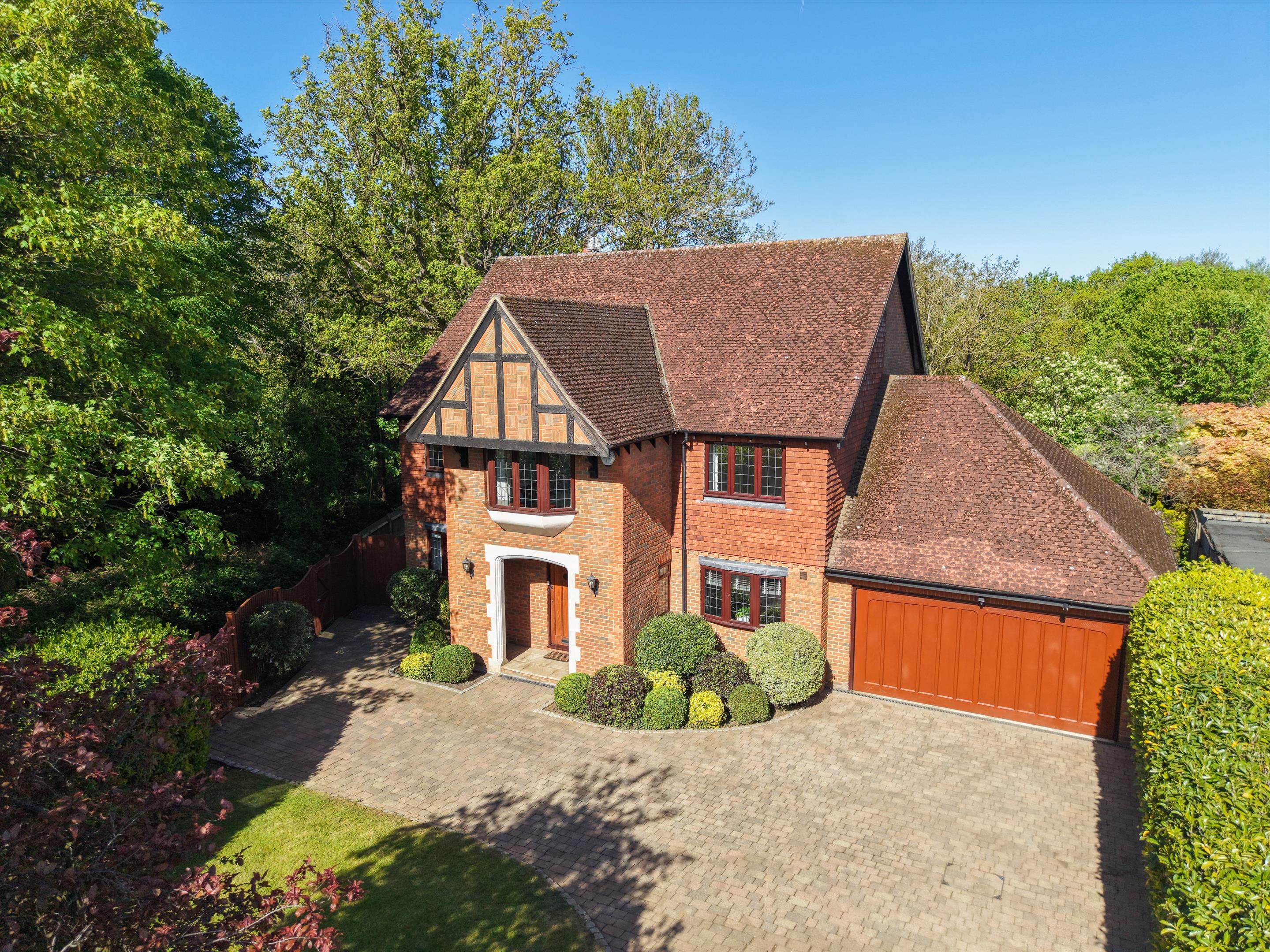 Oatlands Drive, Weybridge, Surrey KT13