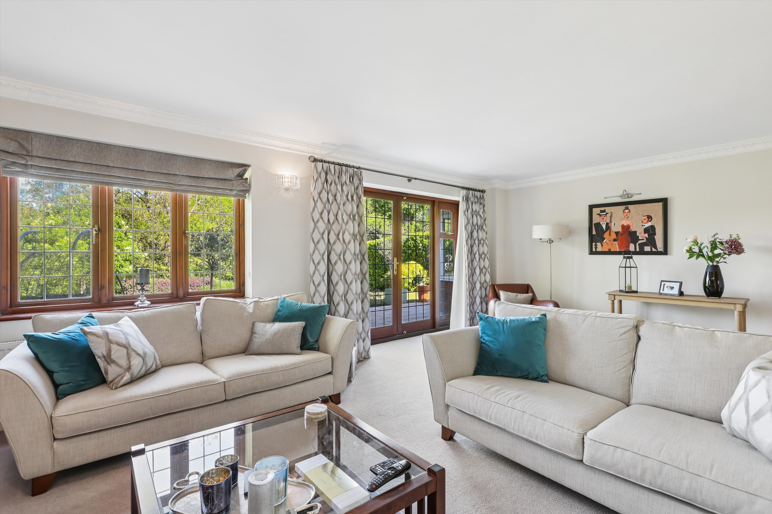Oatlands Drive, Weybridge, Surrey KT13