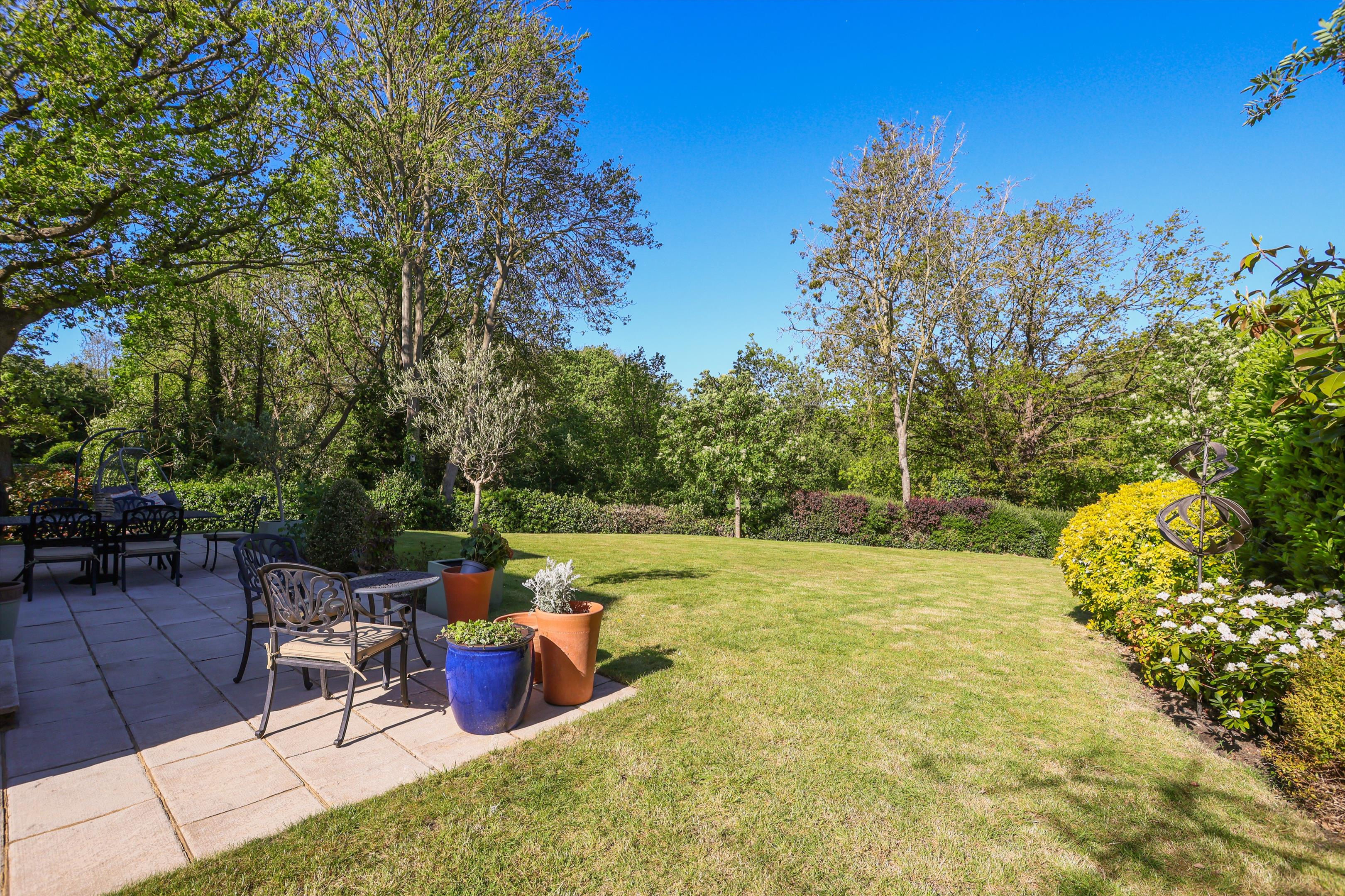 Oatlands Drive, Weybridge, Surrey KT13