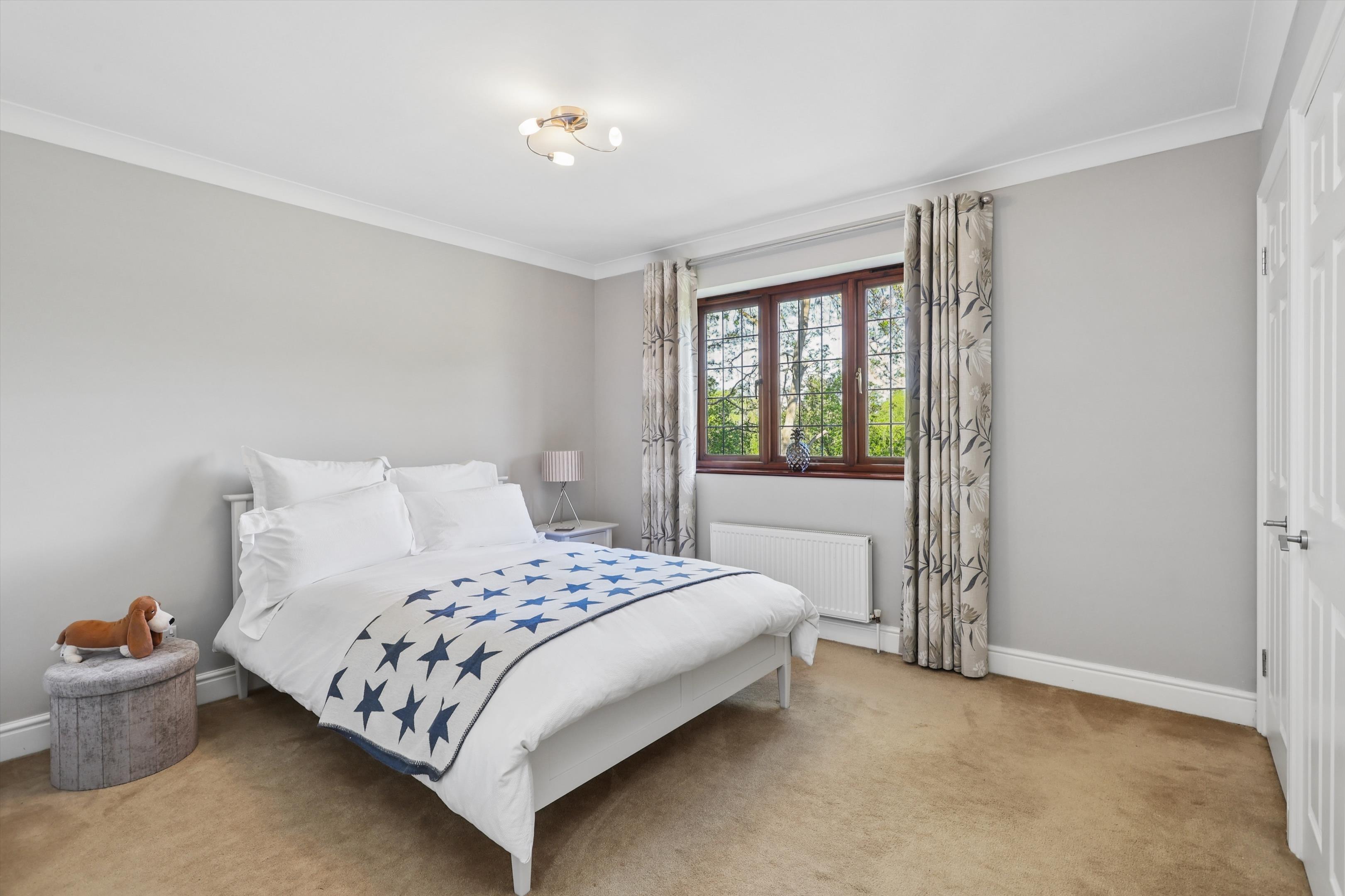 Oatlands Drive, Weybridge, Surrey KT13