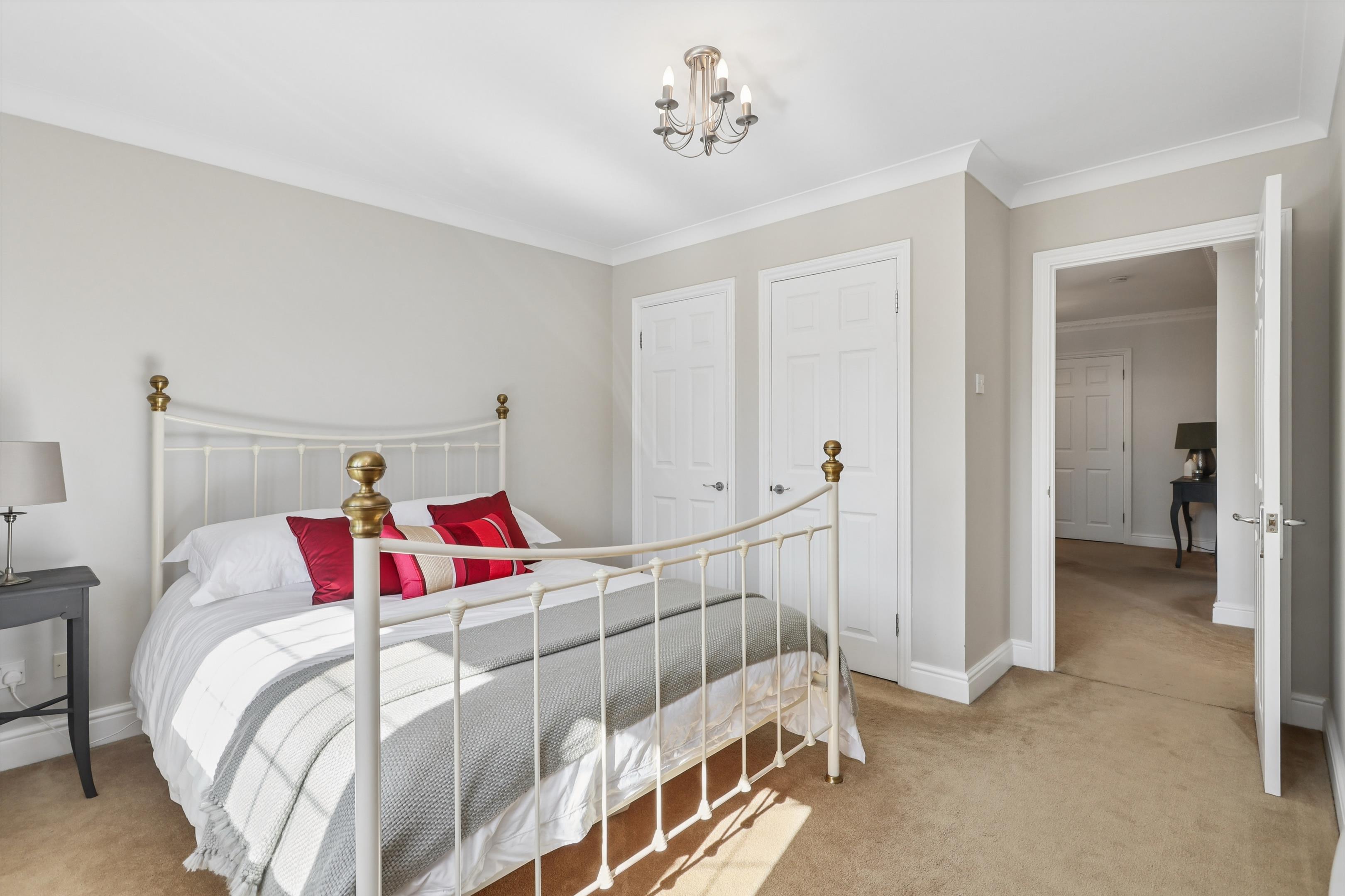 Oatlands Drive, Weybridge, Surrey KT13
