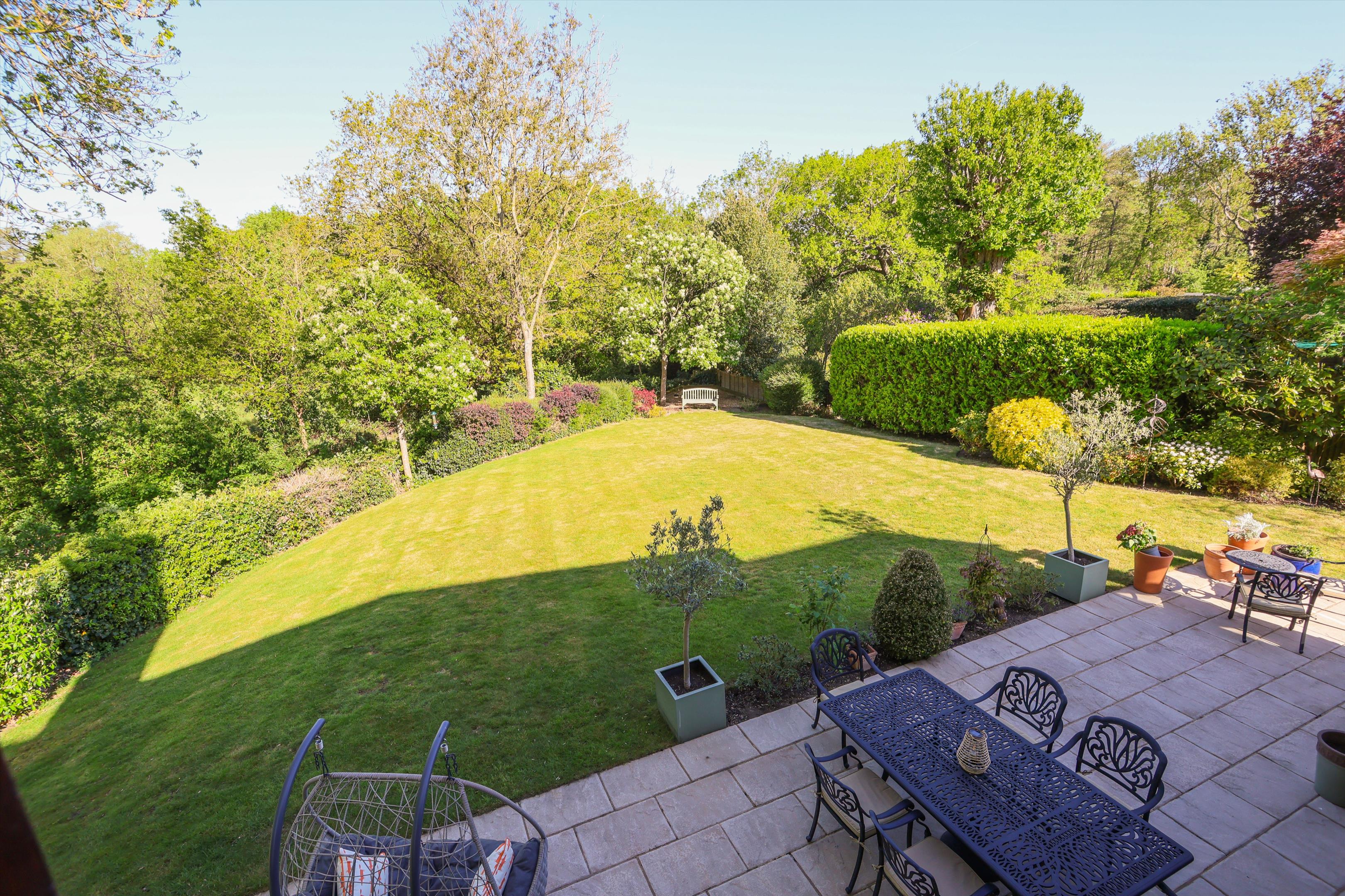 Oatlands Drive, Weybridge, Surrey KT13