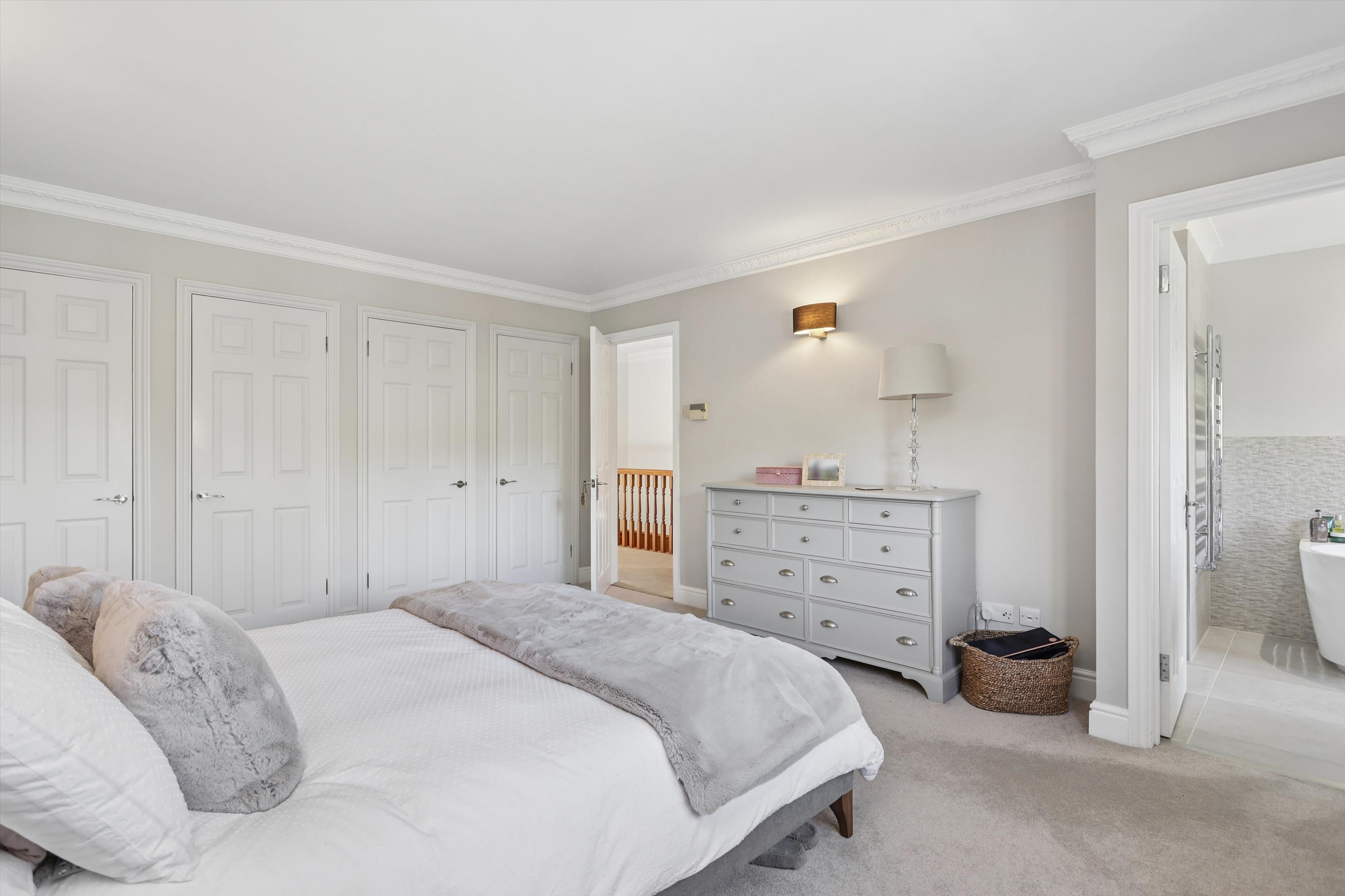 Oatlands Drive, Weybridge, Surrey KT13