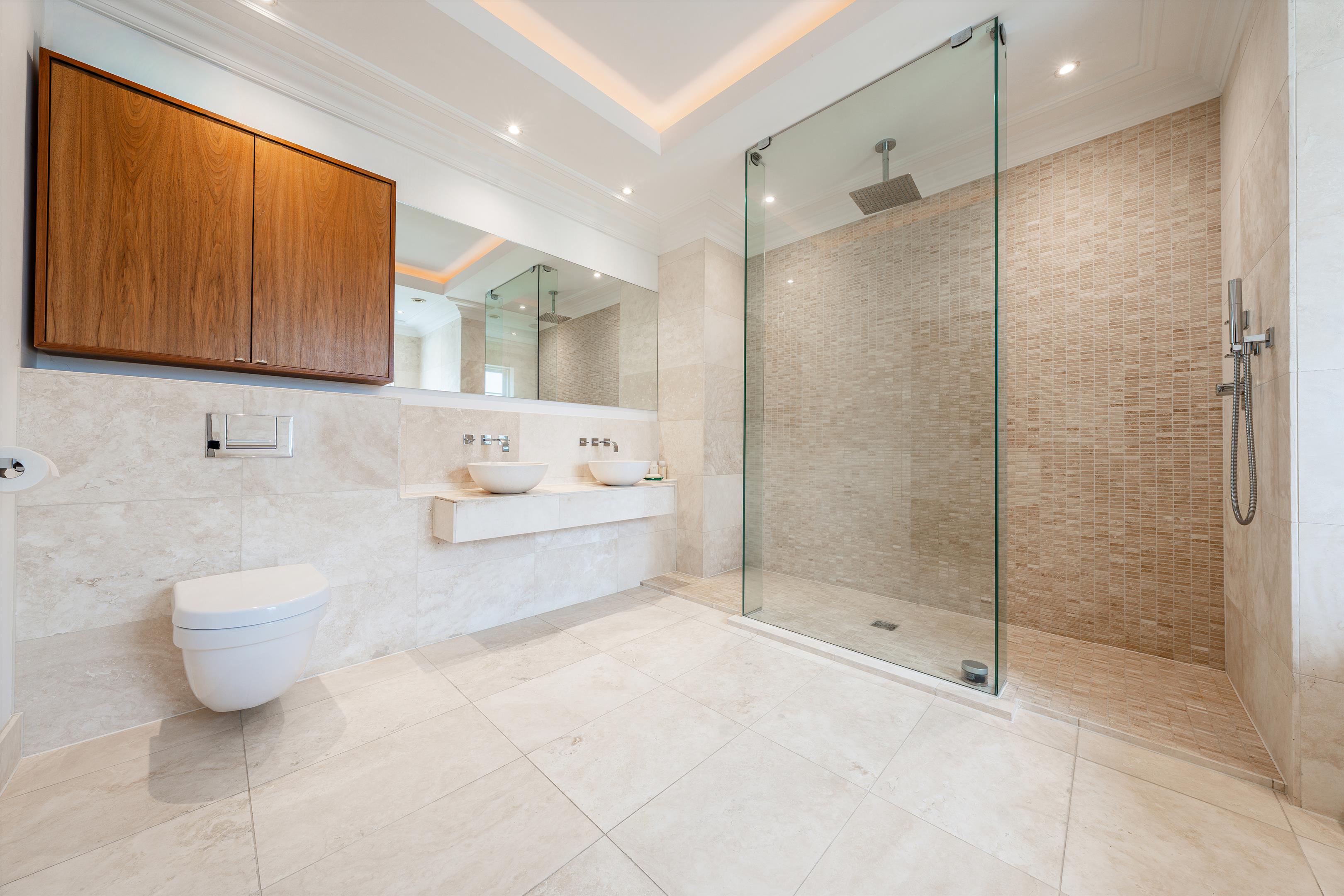 Burwood Park, Walton-On-Thames, Surrey, KT12