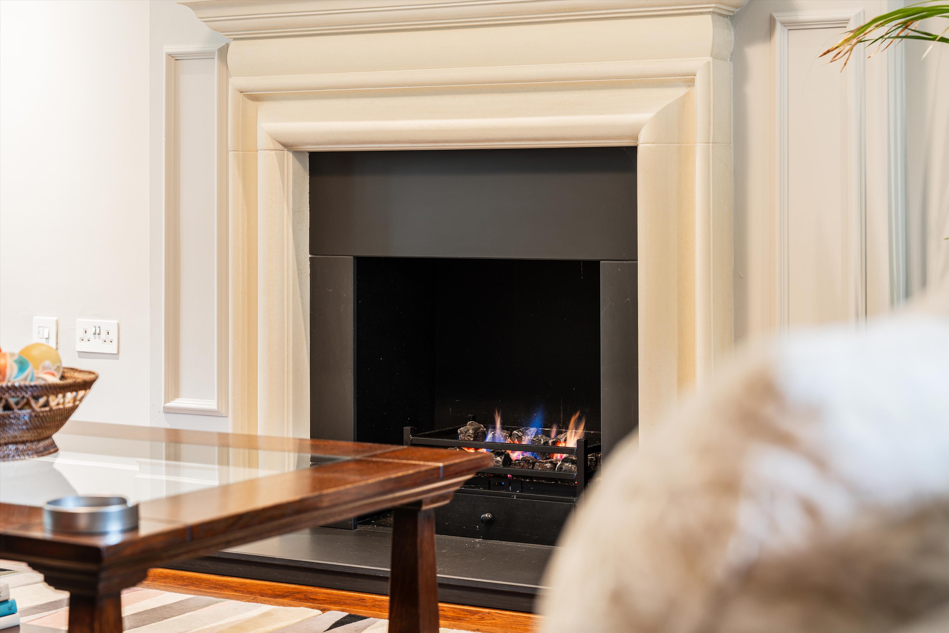 Burwood Park, Walton-On-Thames, Surrey, KT12